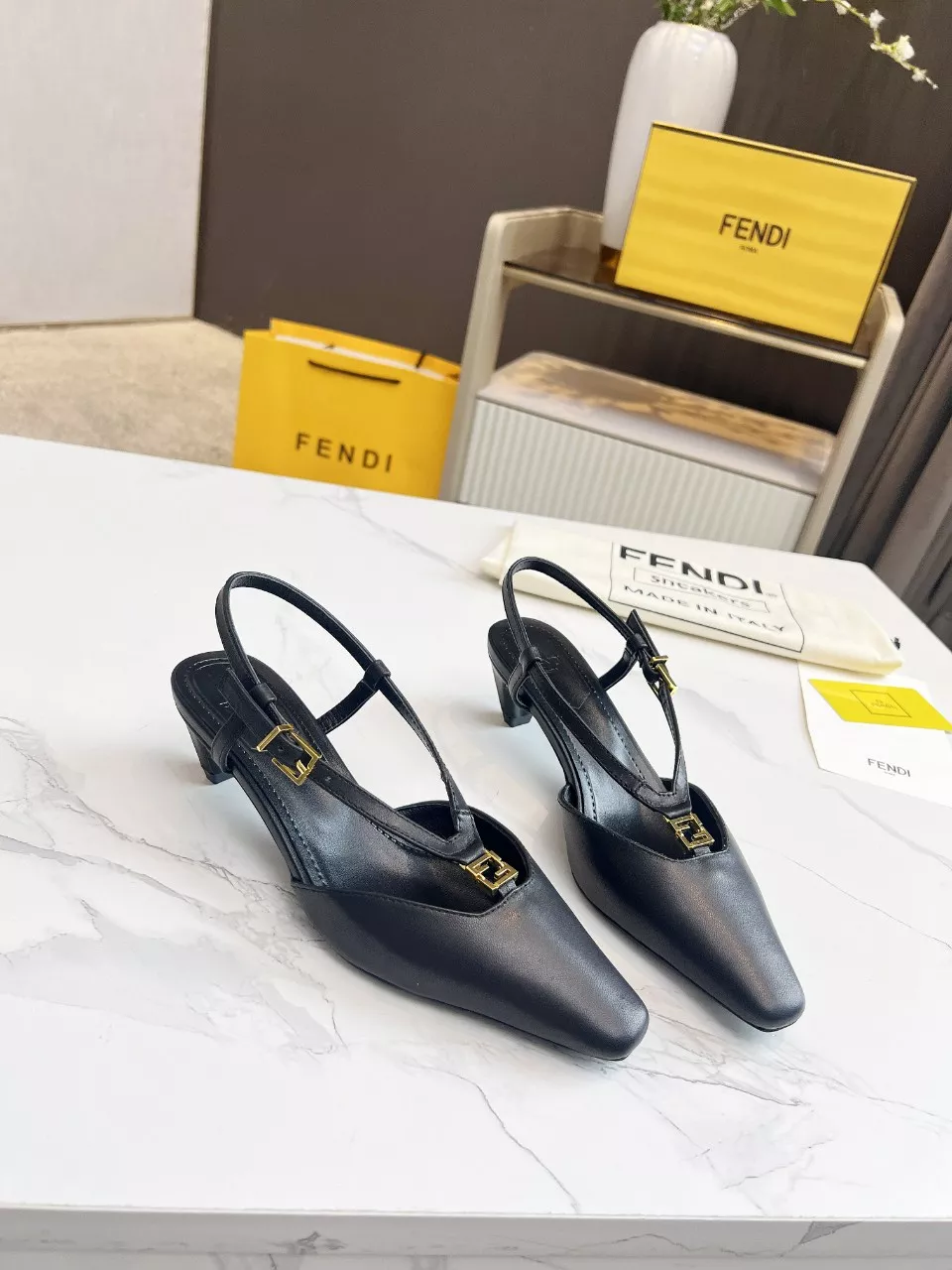 Fendi Sandal For Women Stylish 6996