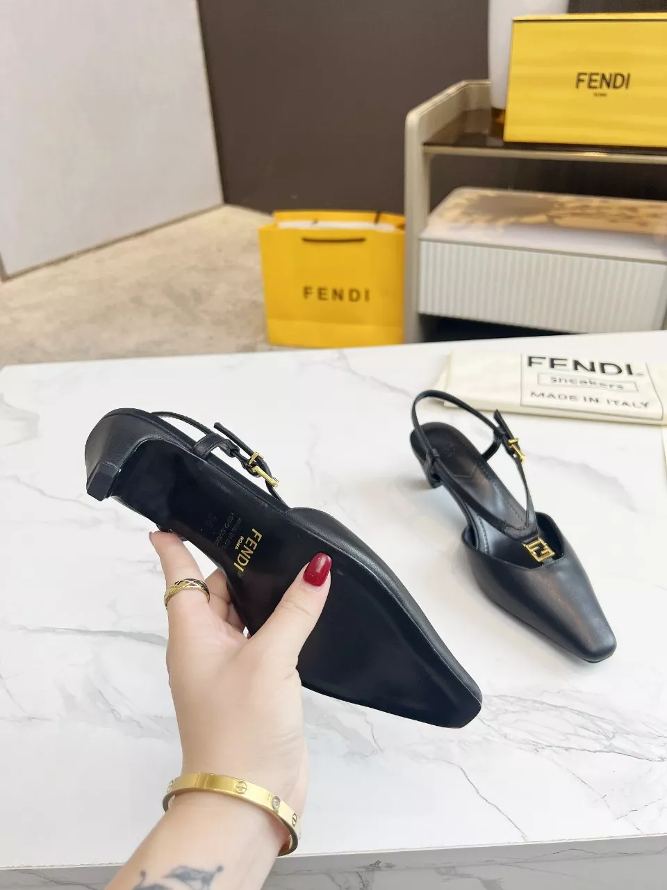 Fendi Sandal For Women Stylish 6996
