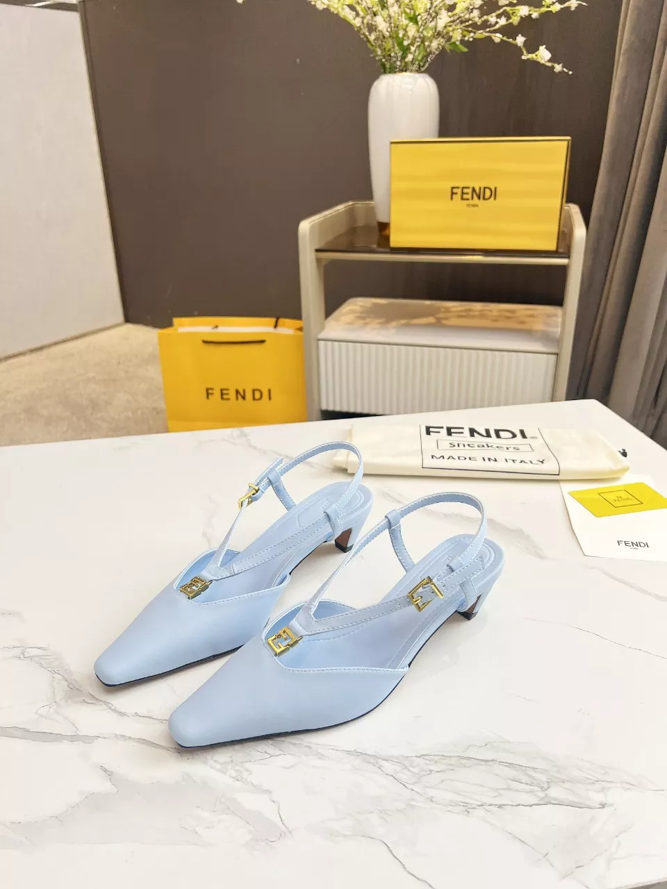Fendi Sandal For Women Timeless 5475