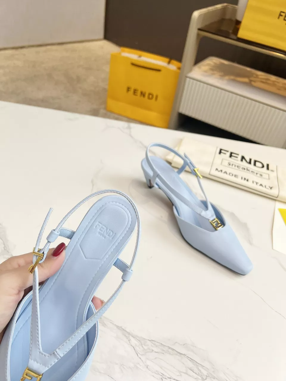 Fendi Sandal For Women Timeless 5475