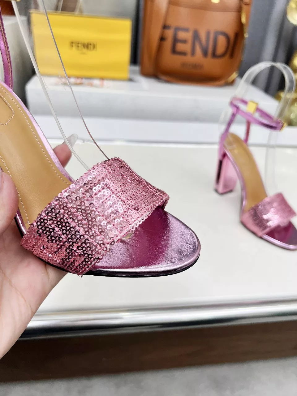 Fendi Sandal For Women Trendsetting 1348