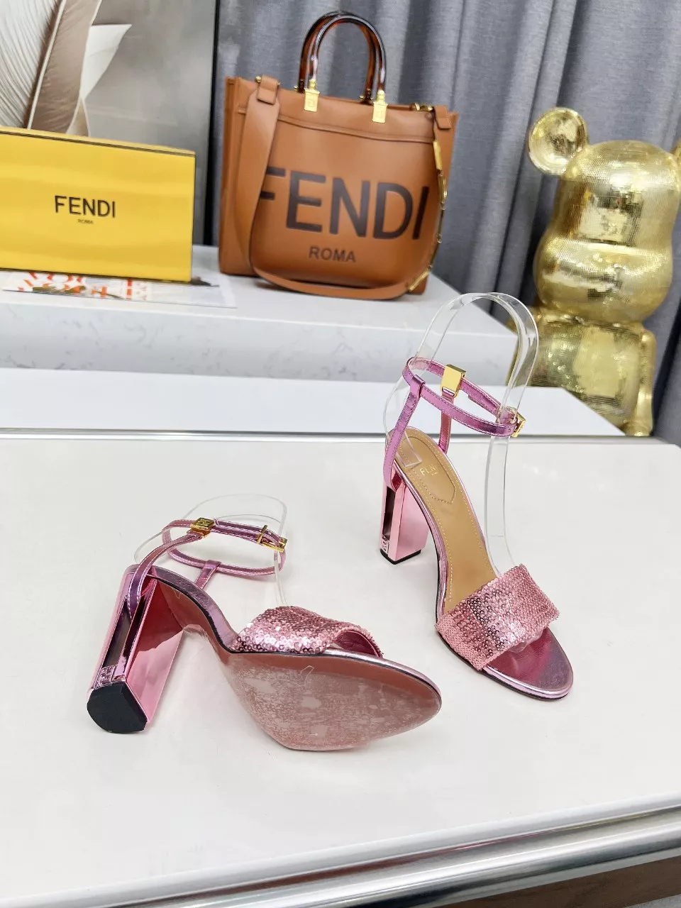 Fendi Sandal For Women Trendsetting 1348