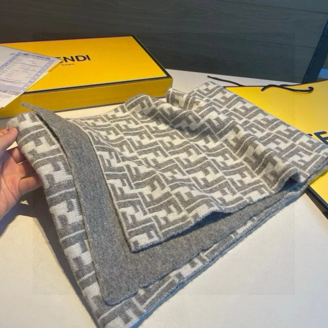 Fendi Scarf For Women Classic 8696