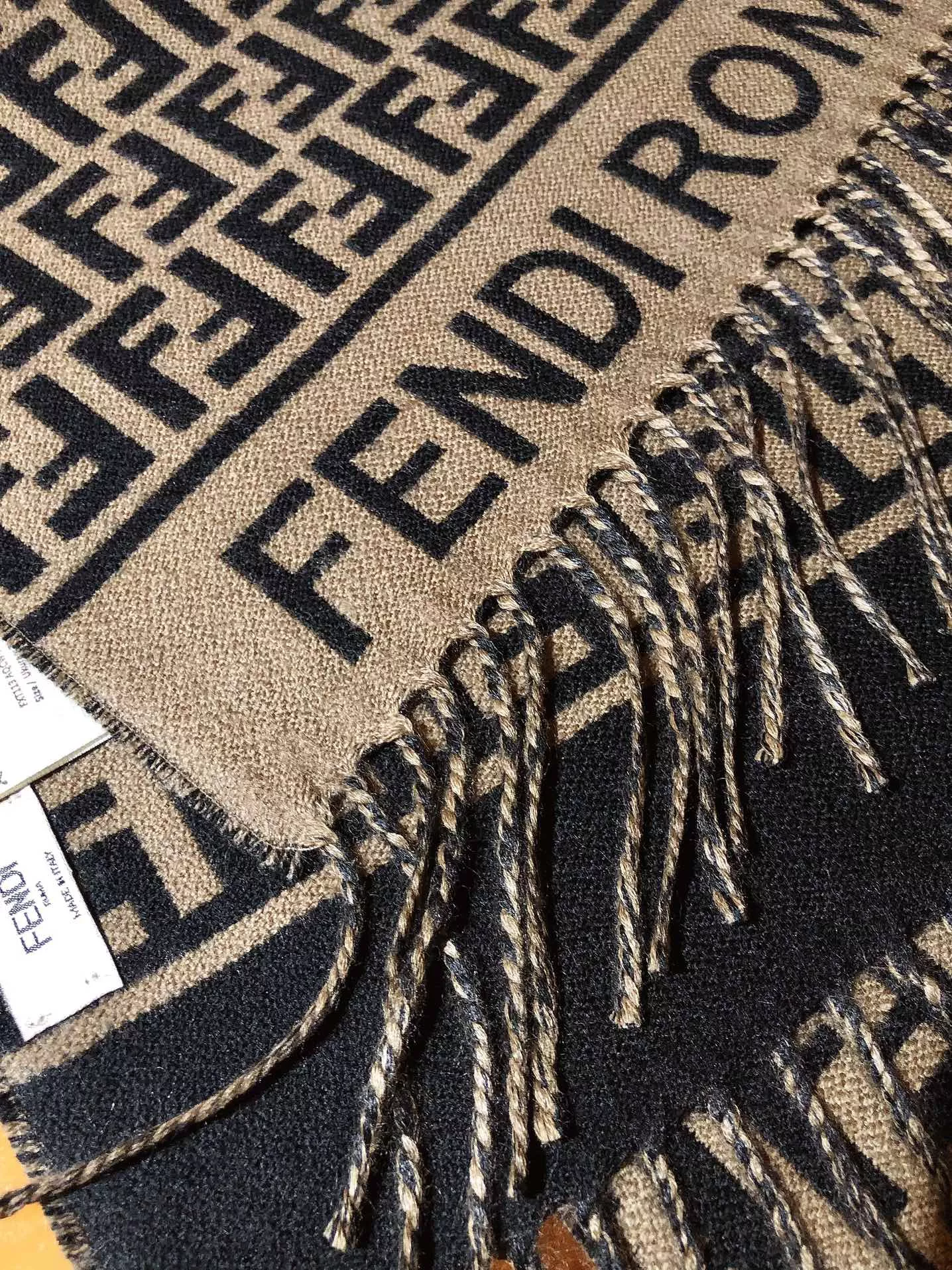Fendi Scarf For Women Modern 6164