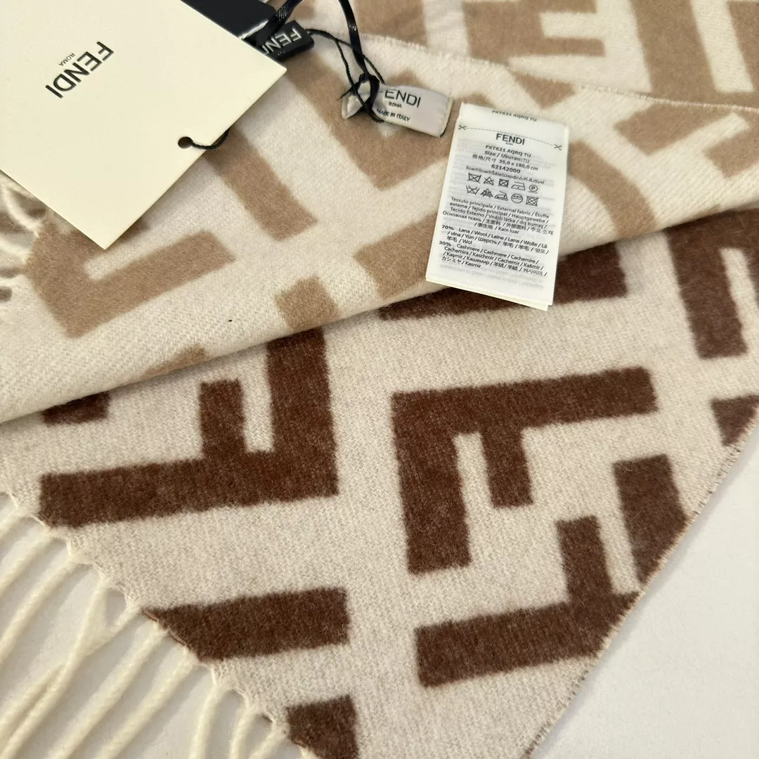 Fendi Scarf For Women StreetReady 1237