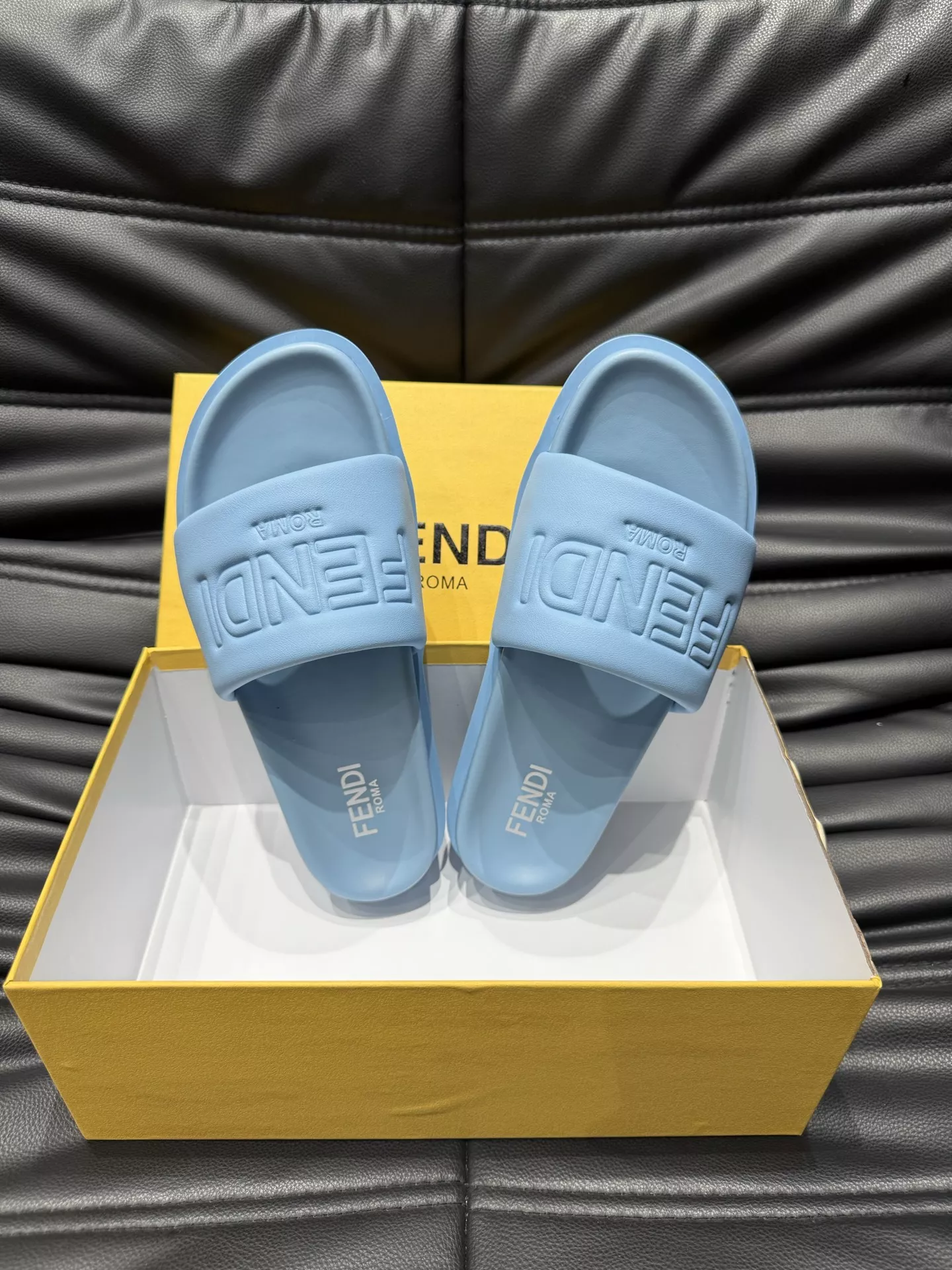 Fendi Slippers For Men AllSeason 3902