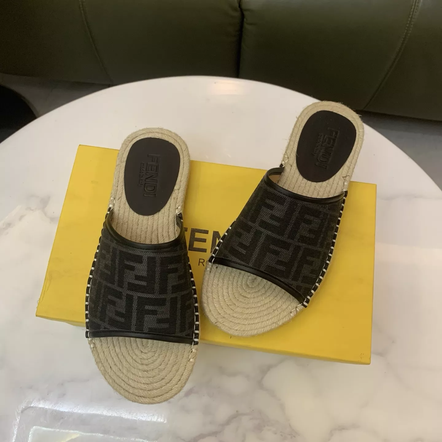 Fendi Slippers For Men AllSeason 6207