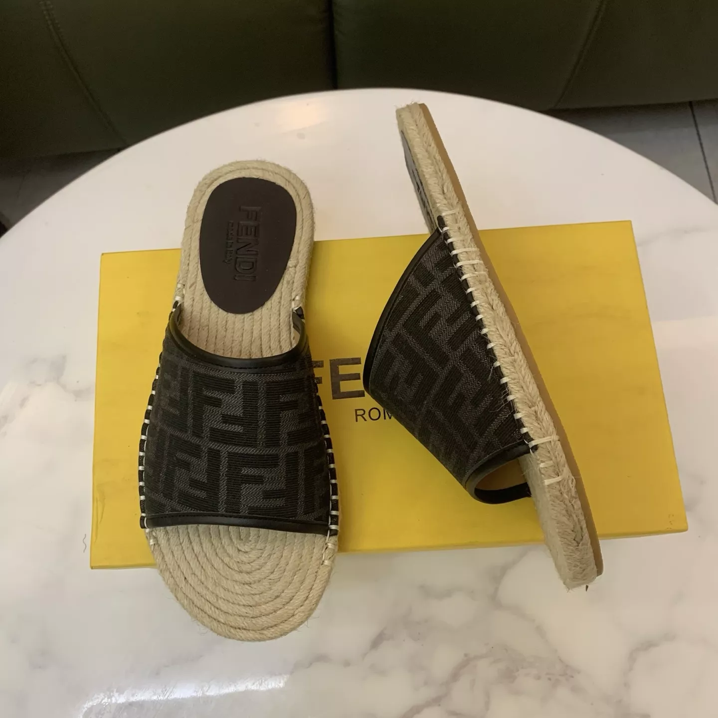 Fendi Slippers For Men AllSeason 6207