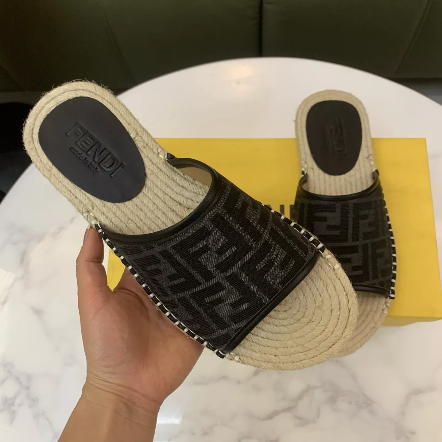 Fendi Slippers For Men AllSeason 6207