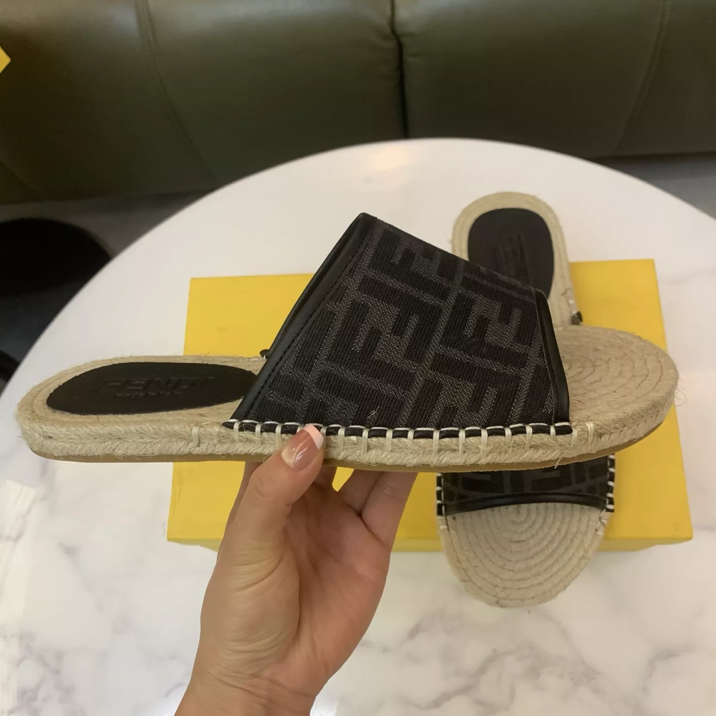 Fendi Slippers For Men AllSeason 6207