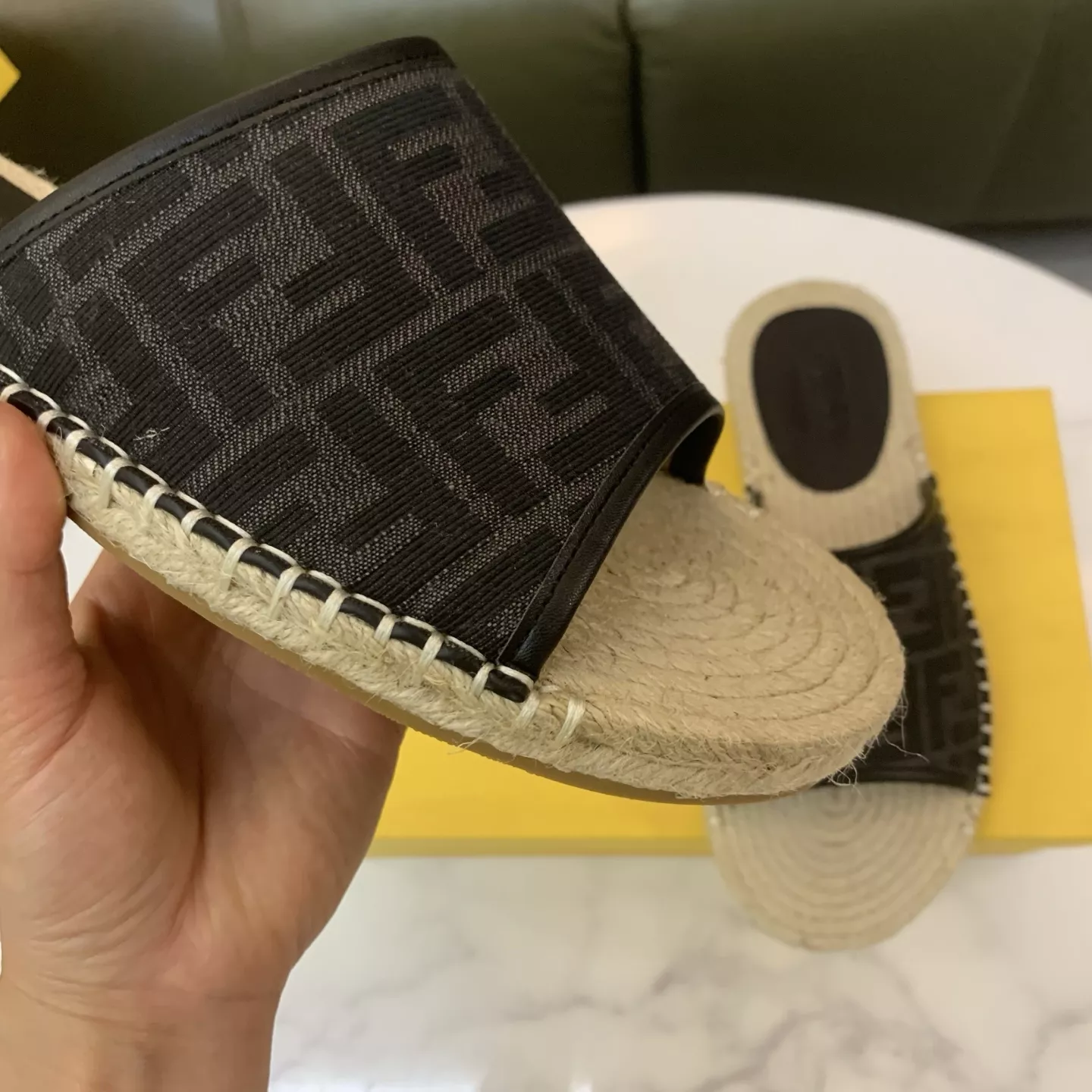Fendi Slippers For Men AllSeason 6207