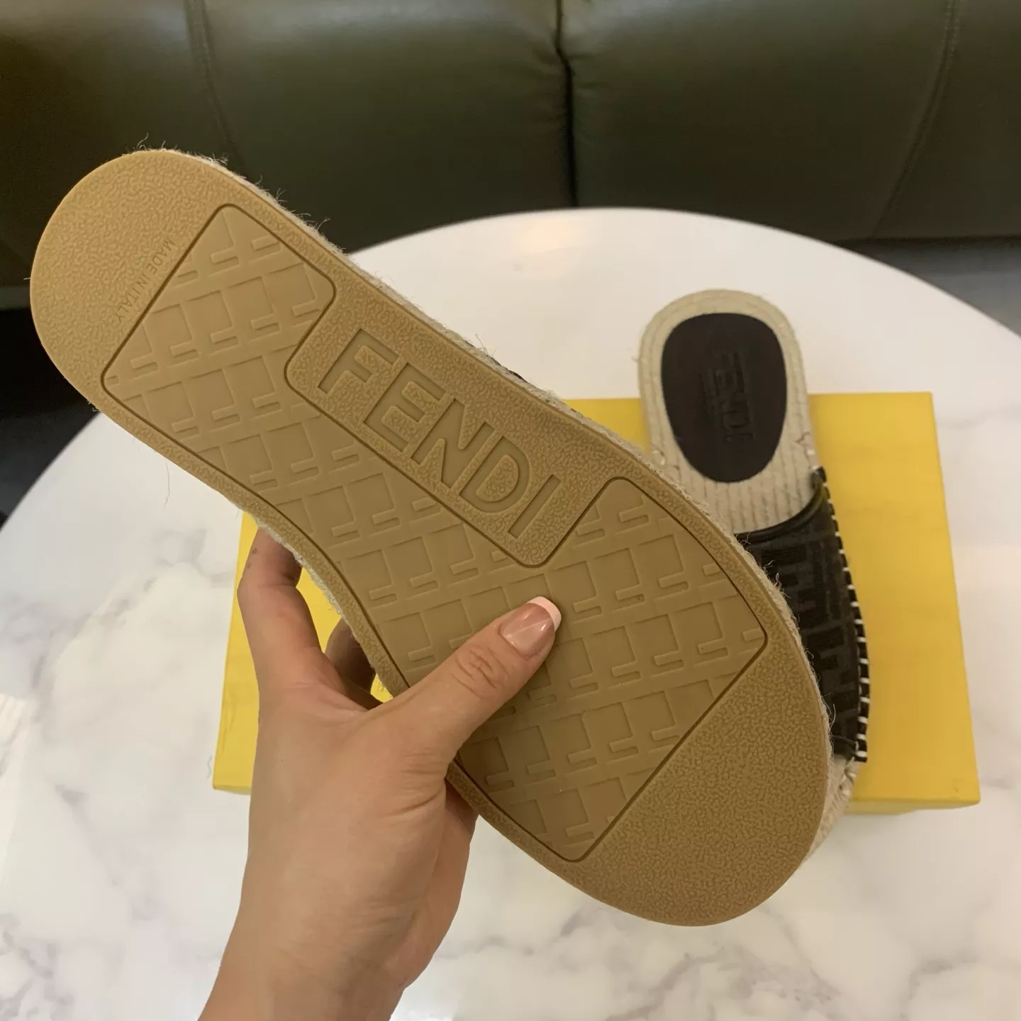 Fendi Slippers For Men AllSeason 6207