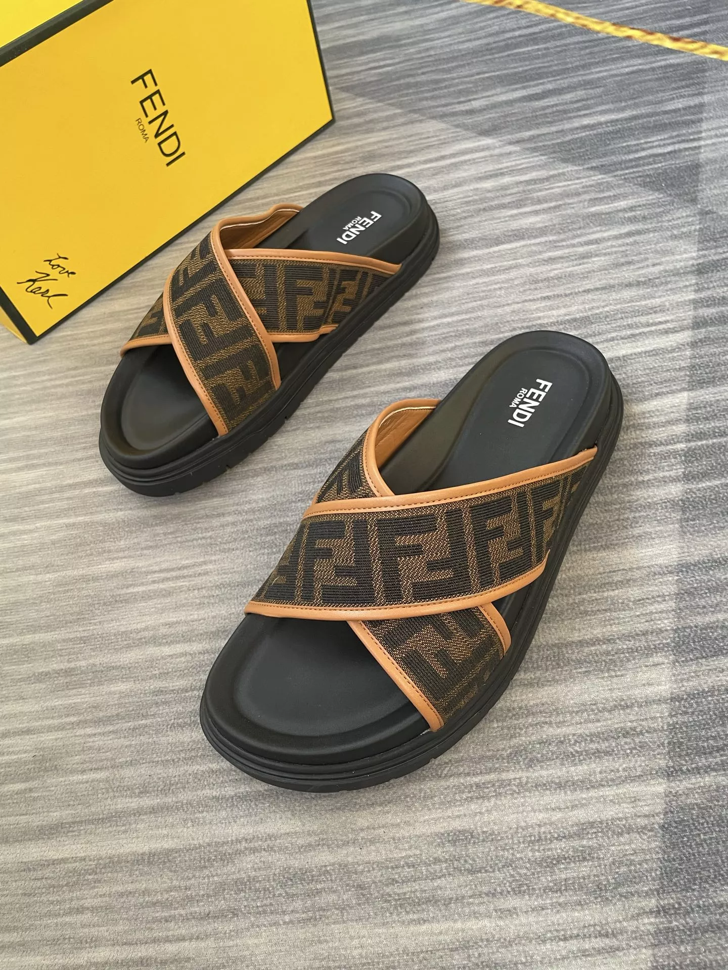 Fendi Slippers For Men Comfortable 6795