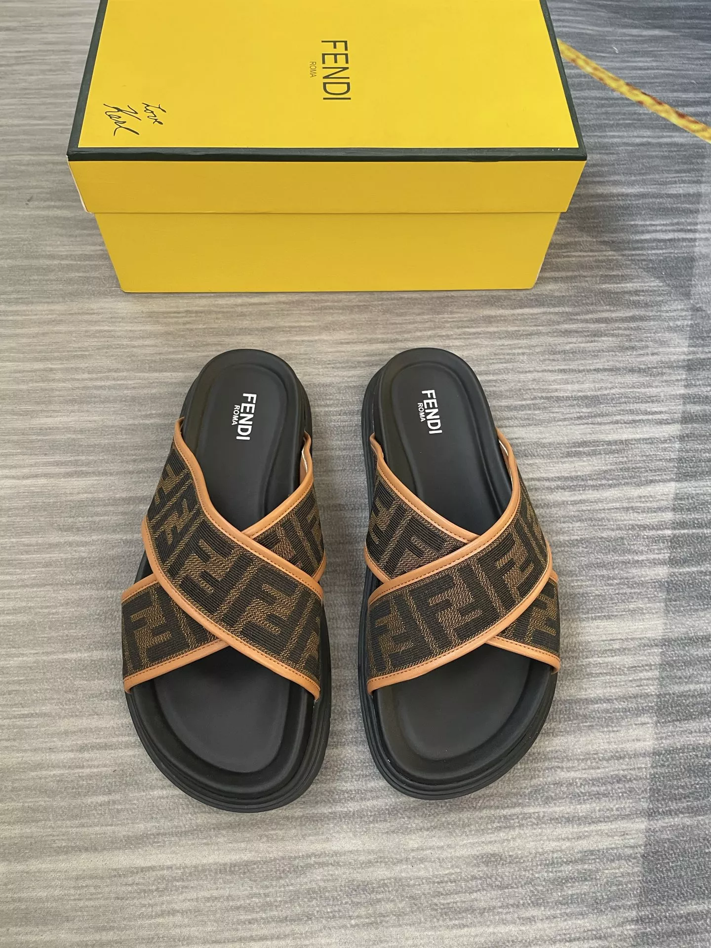 Fendi Slippers For Men Comfortable 6795