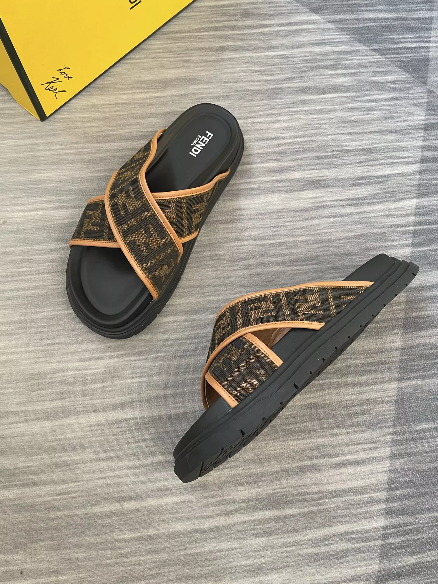 Fendi Slippers For Men Comfortable 6795
