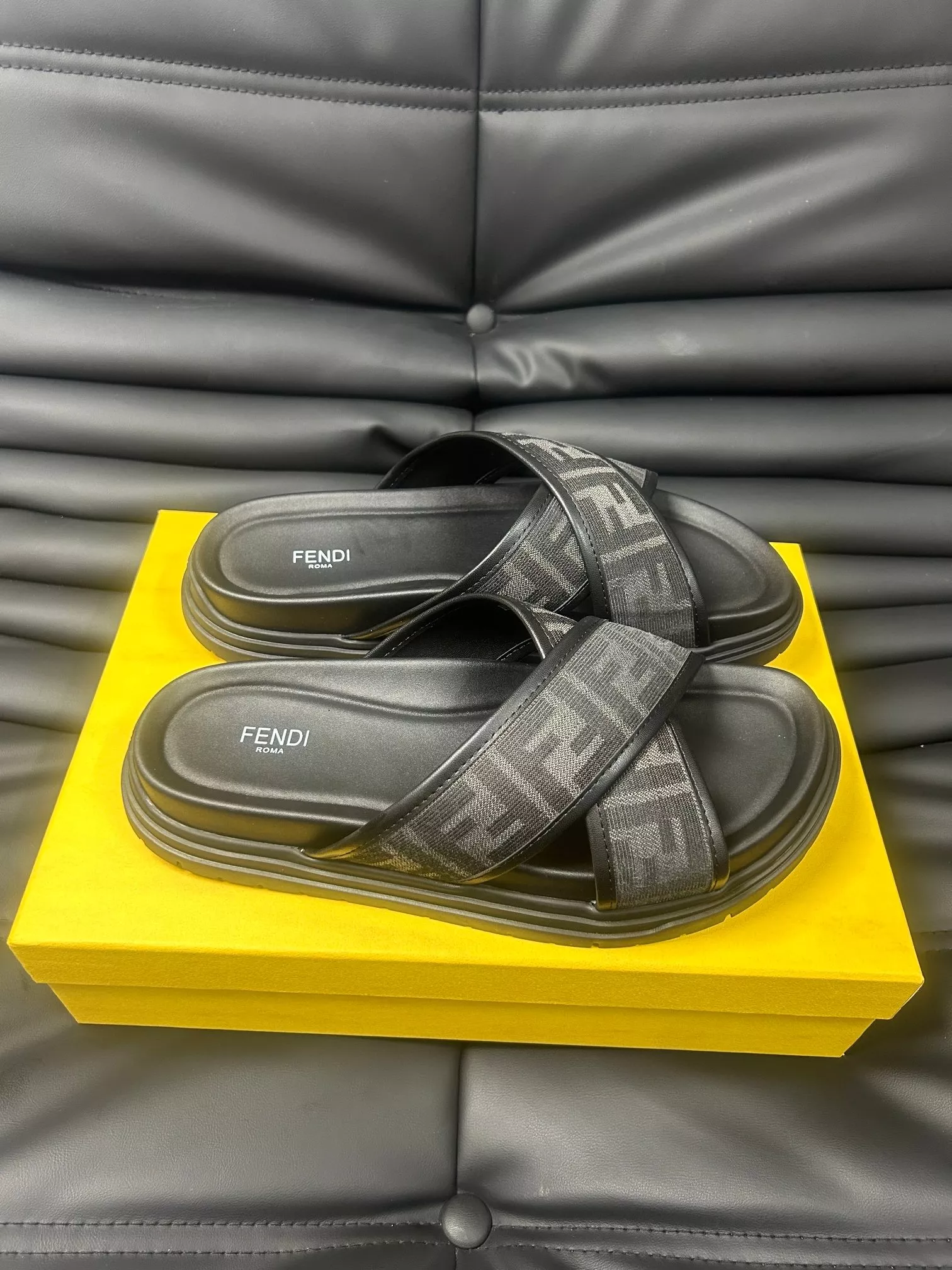 Fendi Slippers For Men Efficient 2468