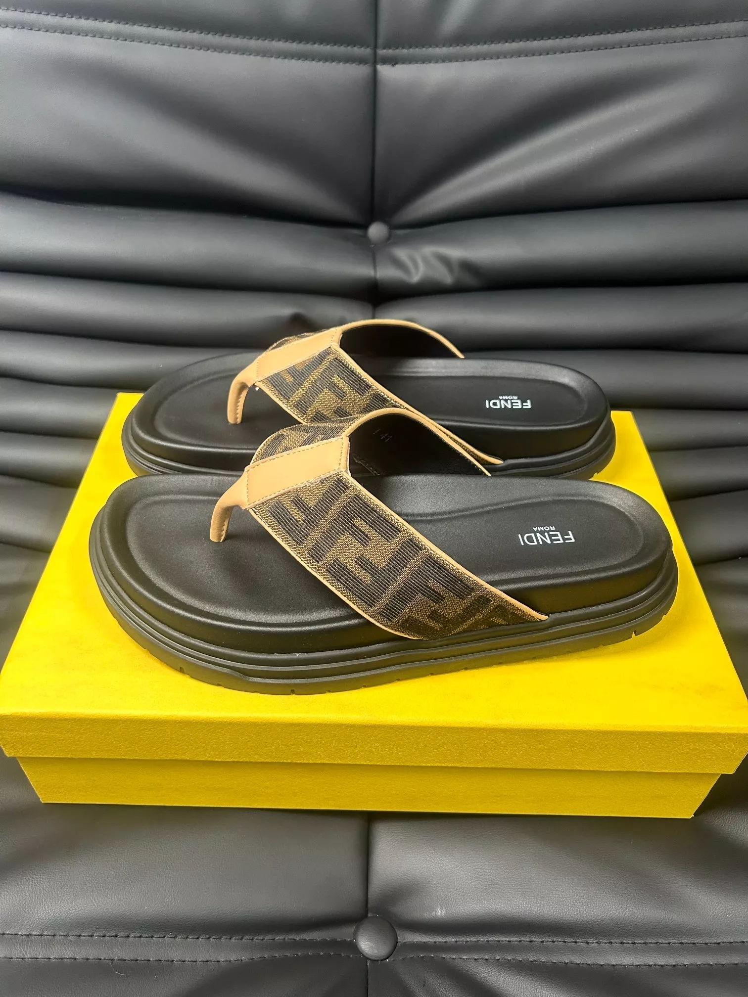 Fendi Slippers For Men GoAnywhere 6748
