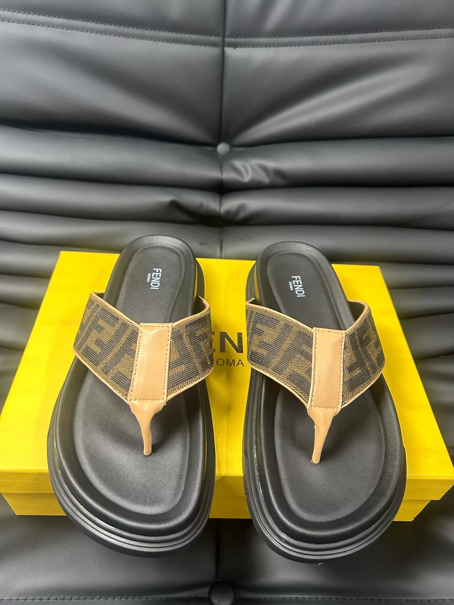 Fendi Slippers For Men GoAnywhere 6748