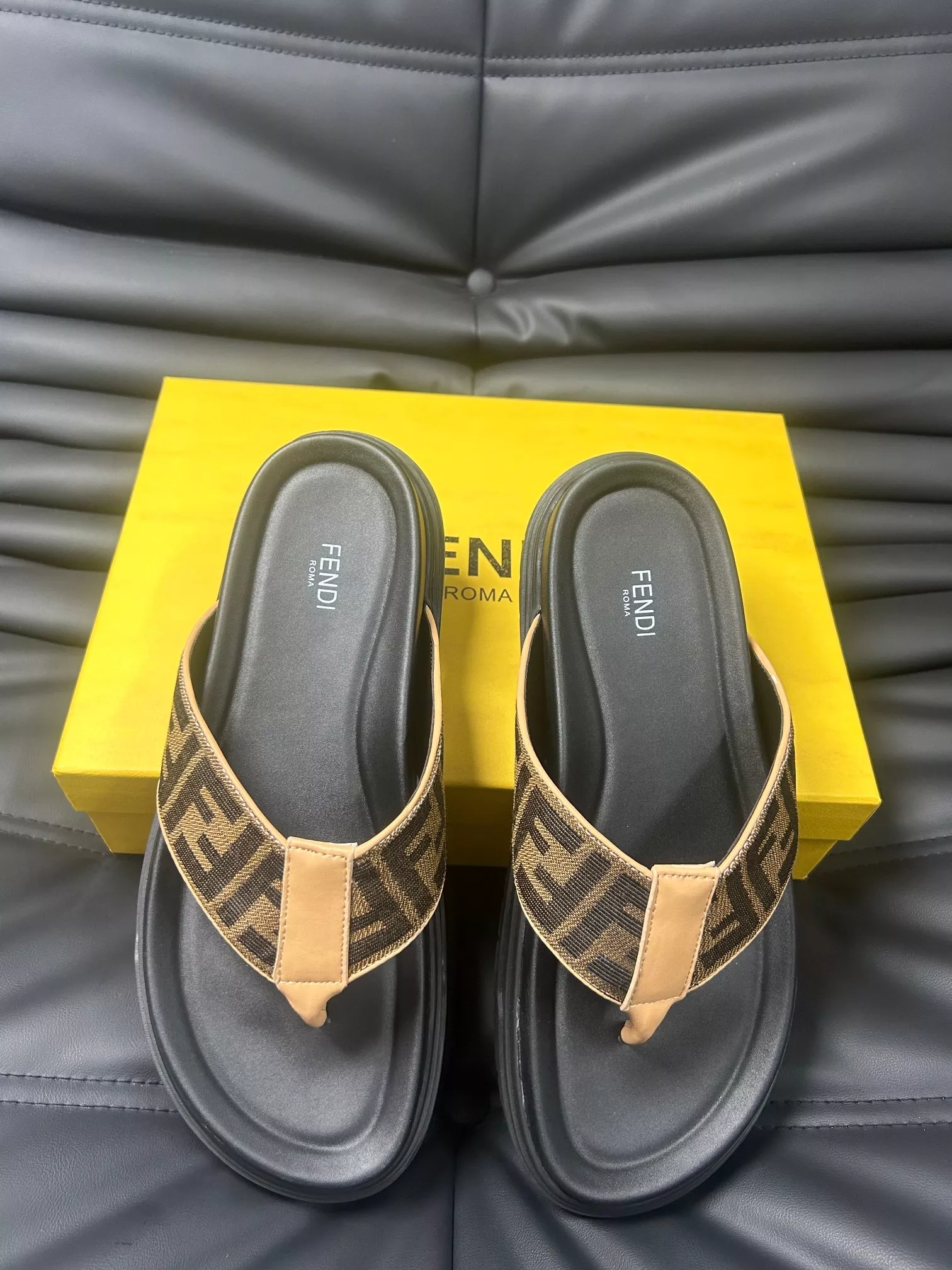 Fendi Slippers For Men GoAnywhere 6748