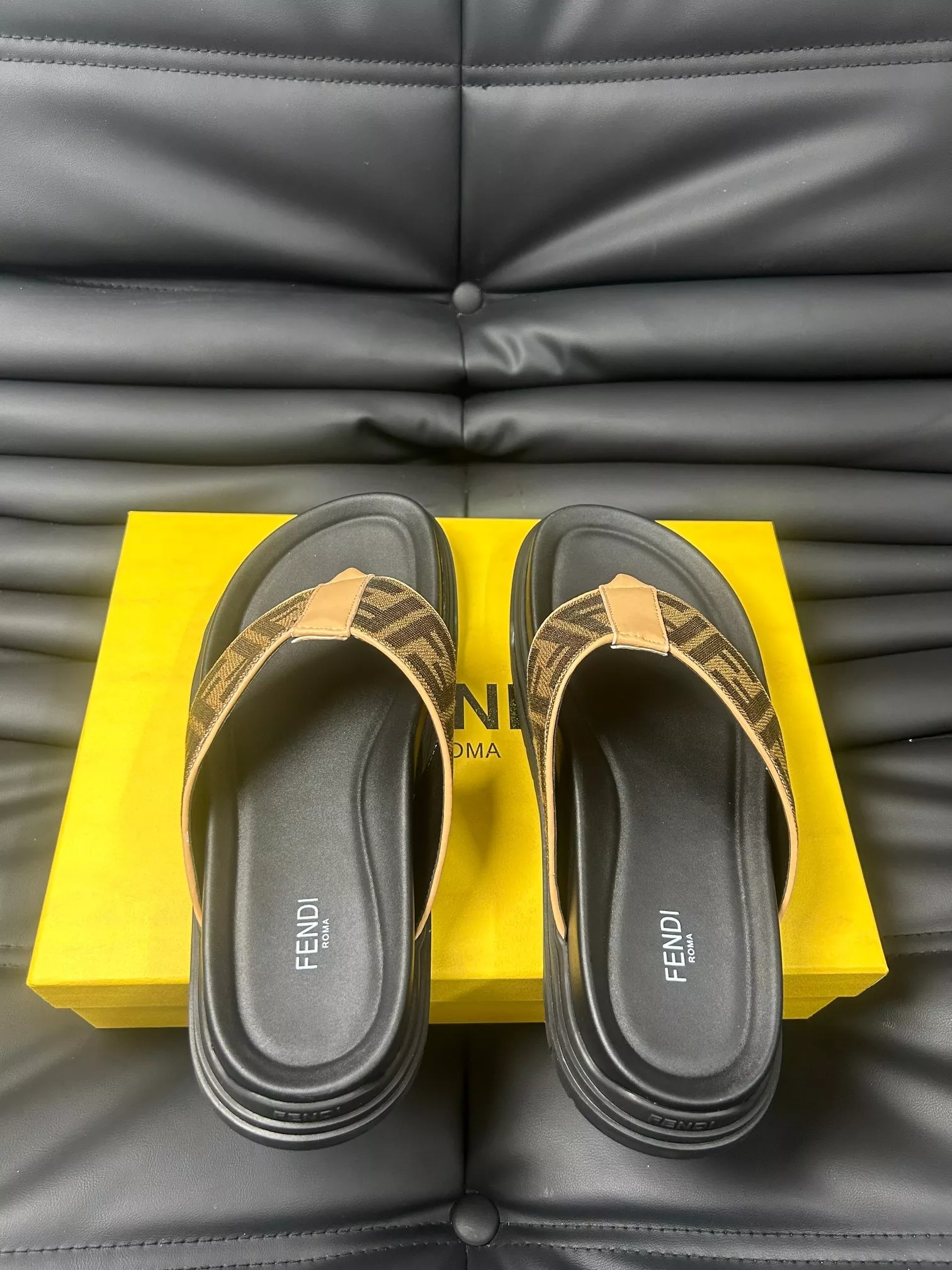 Fendi Slippers For Men GoAnywhere 6748