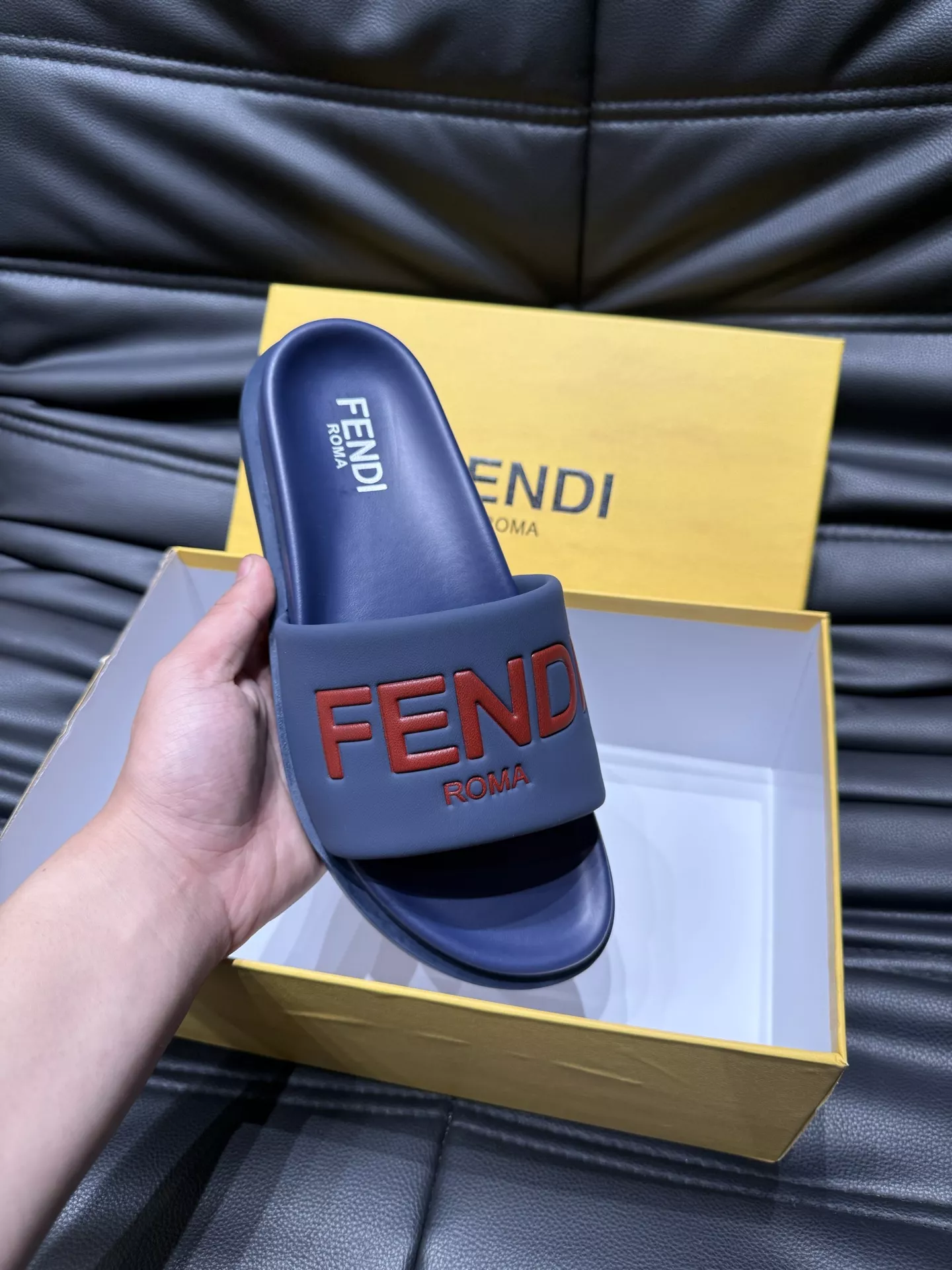 Fendi Slippers For Men GoodFit 1732