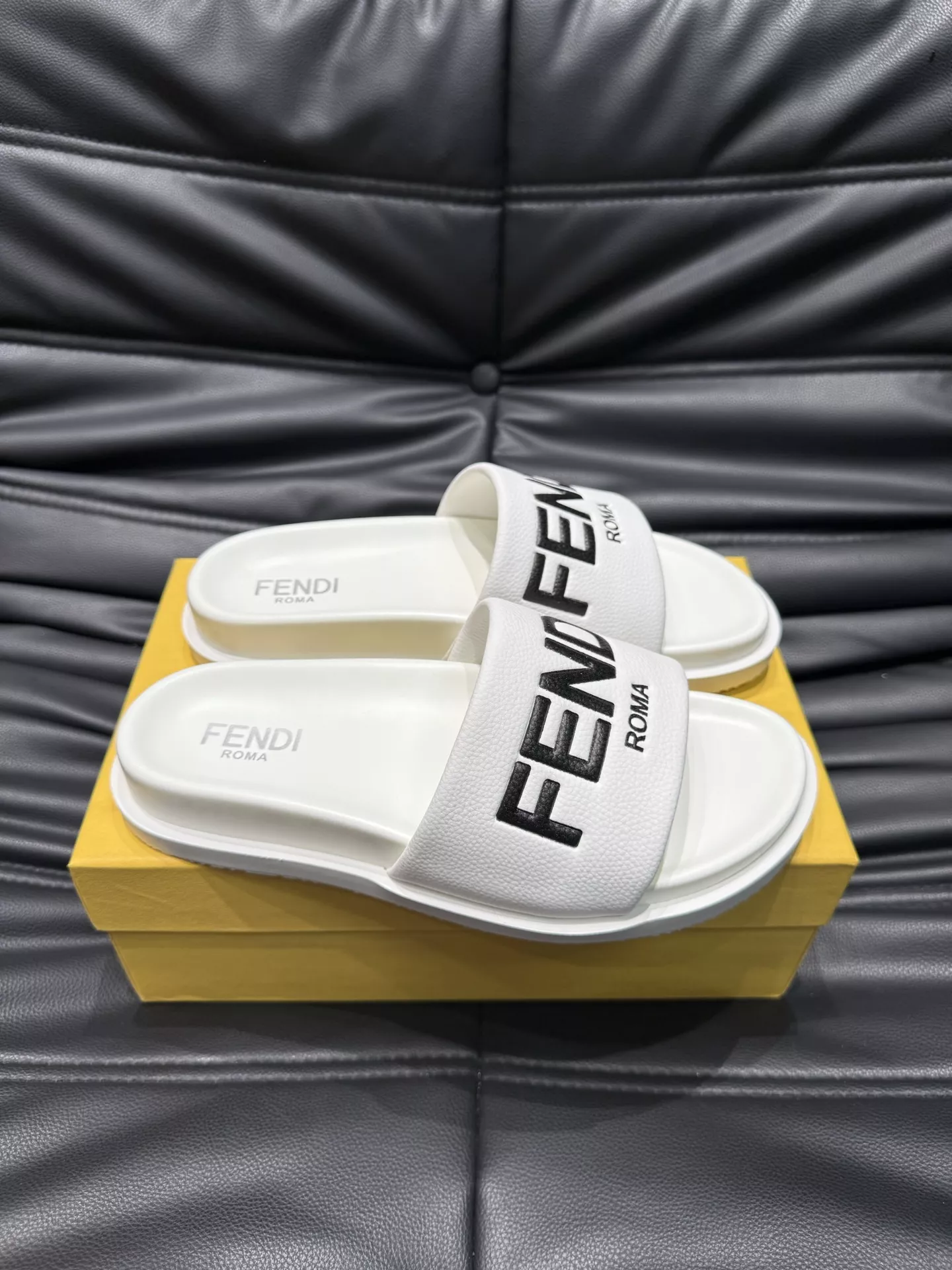 Fendi Slippers For Men HighQuality 1293