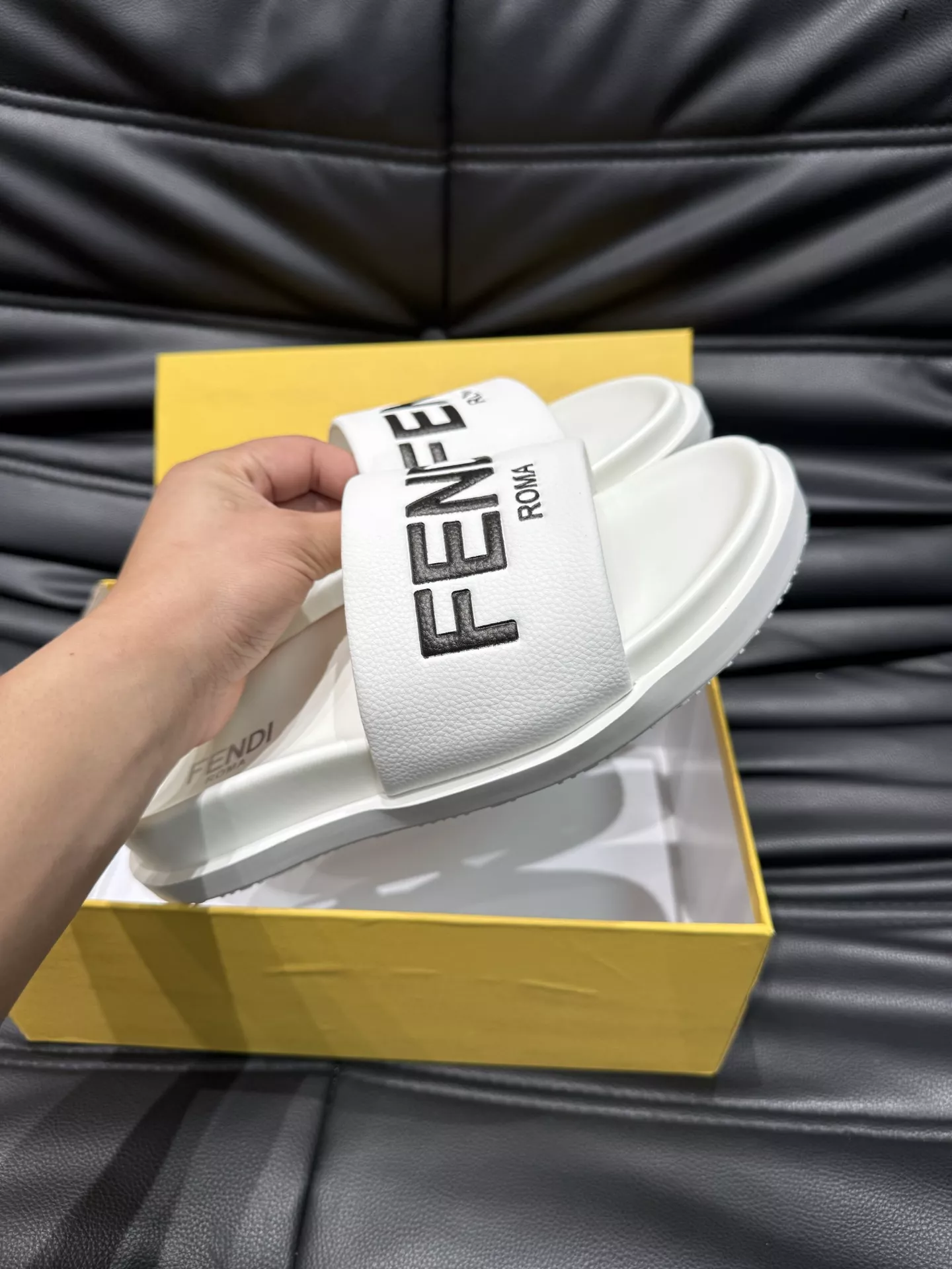Fendi Slippers For Men HighQuality 1293