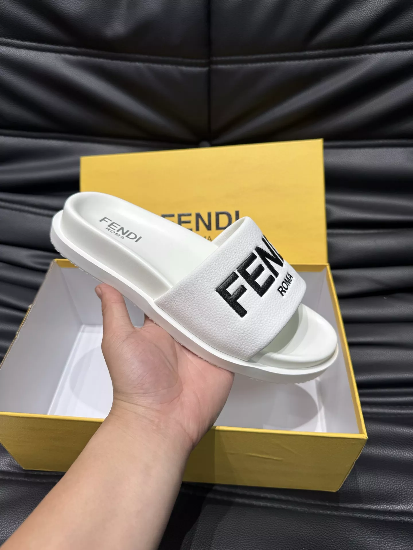 Fendi Slippers For Men HighQuality 1293