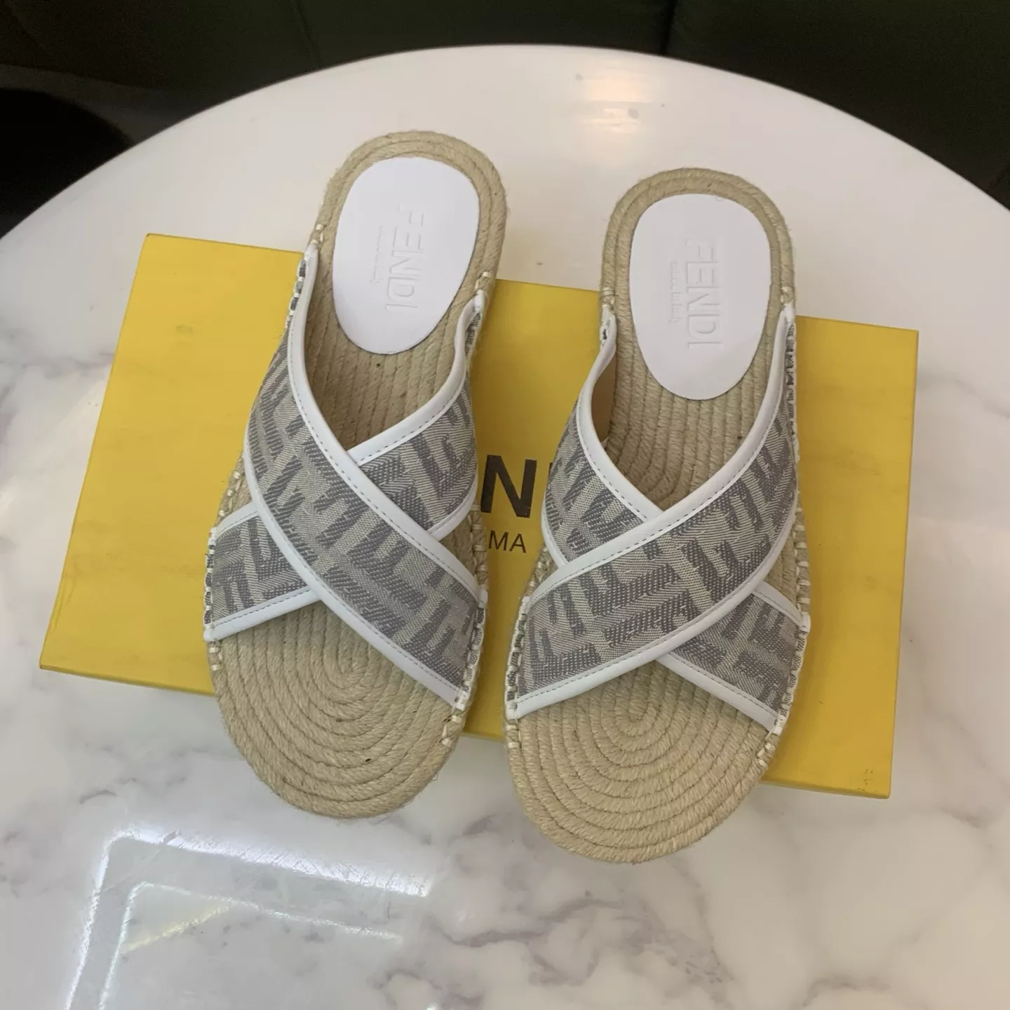 Fendi Slippers For Men Lightweight 231