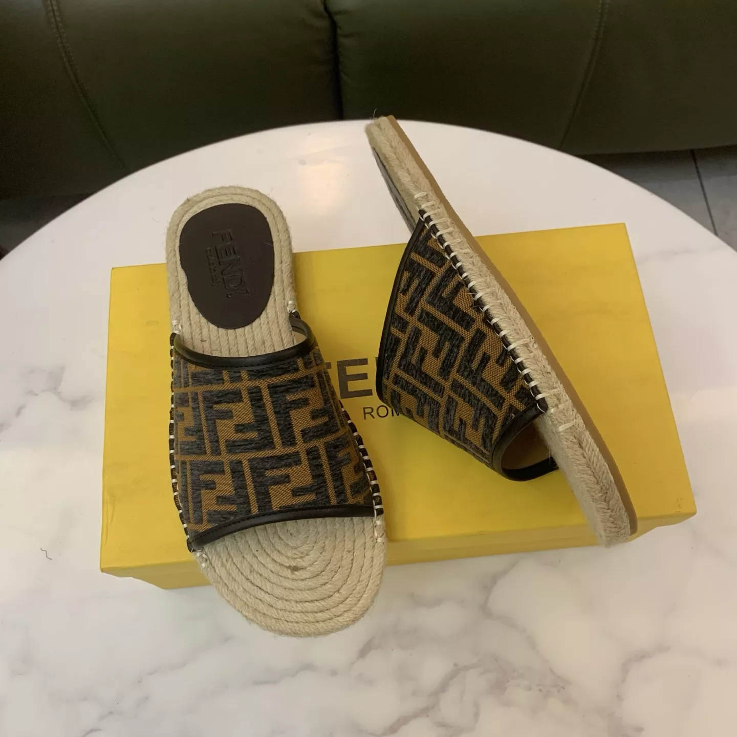Fendi Slippers For Men Minimalist 1193