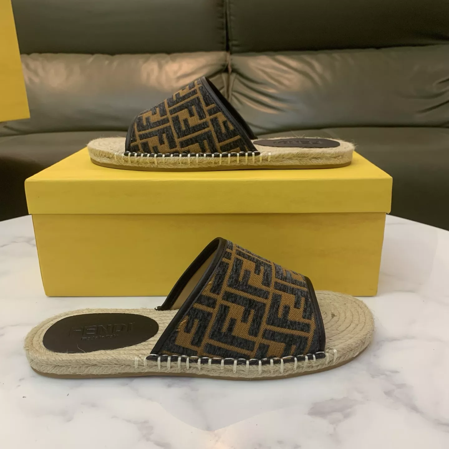 Fendi Slippers For Men Minimalist 1193
