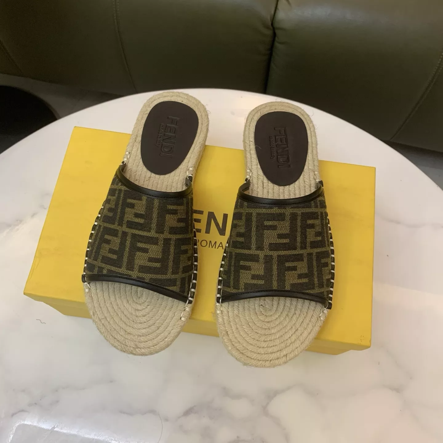 Fendi Slippers For Men ModernLook 7114