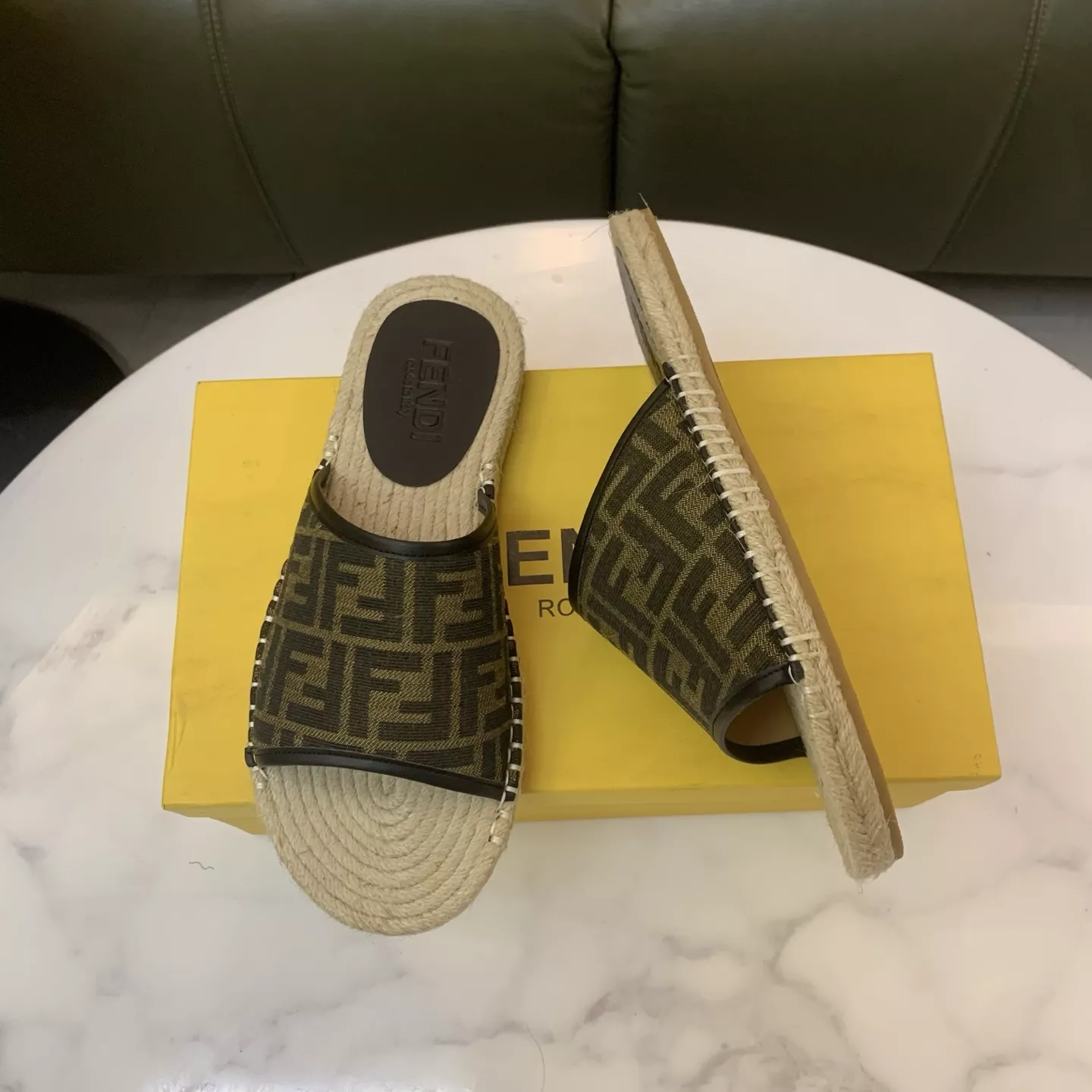 Fendi Slippers For Men ModernLook 7114