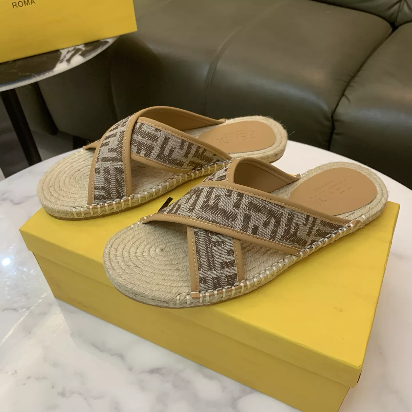 Fendi Slippers For Men NewStyle 3392