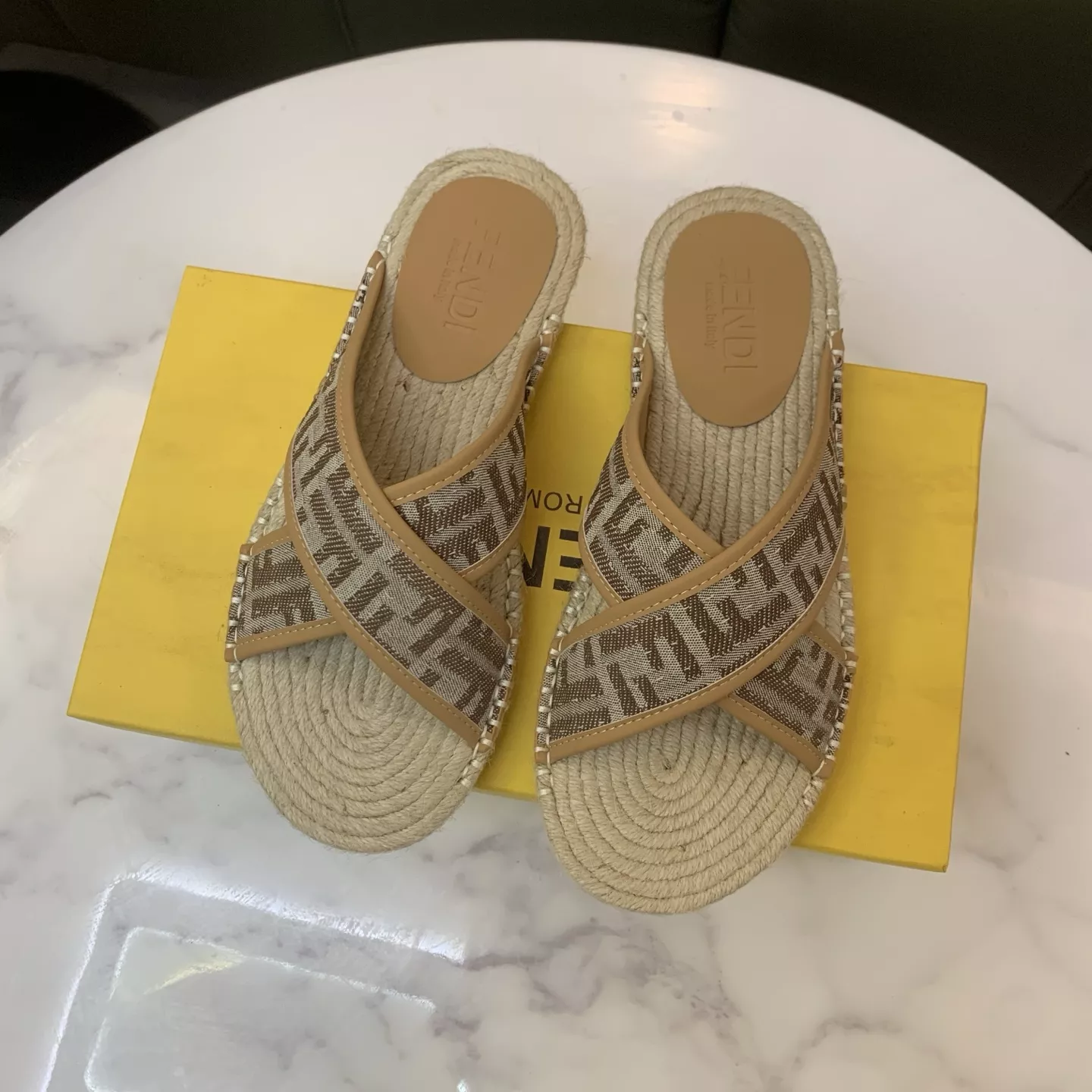 Fendi Slippers For Men NewStyle 3392