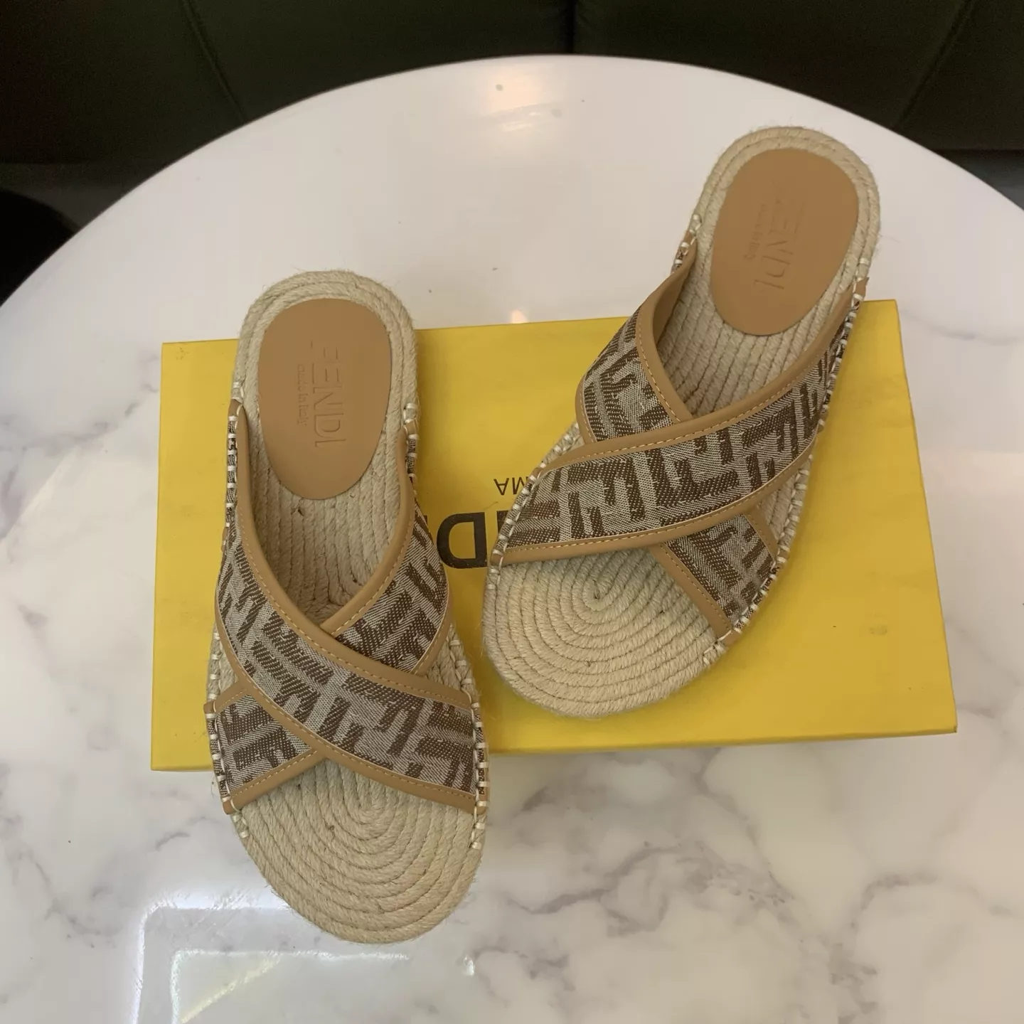 Fendi Slippers For Men NewStyle 3392