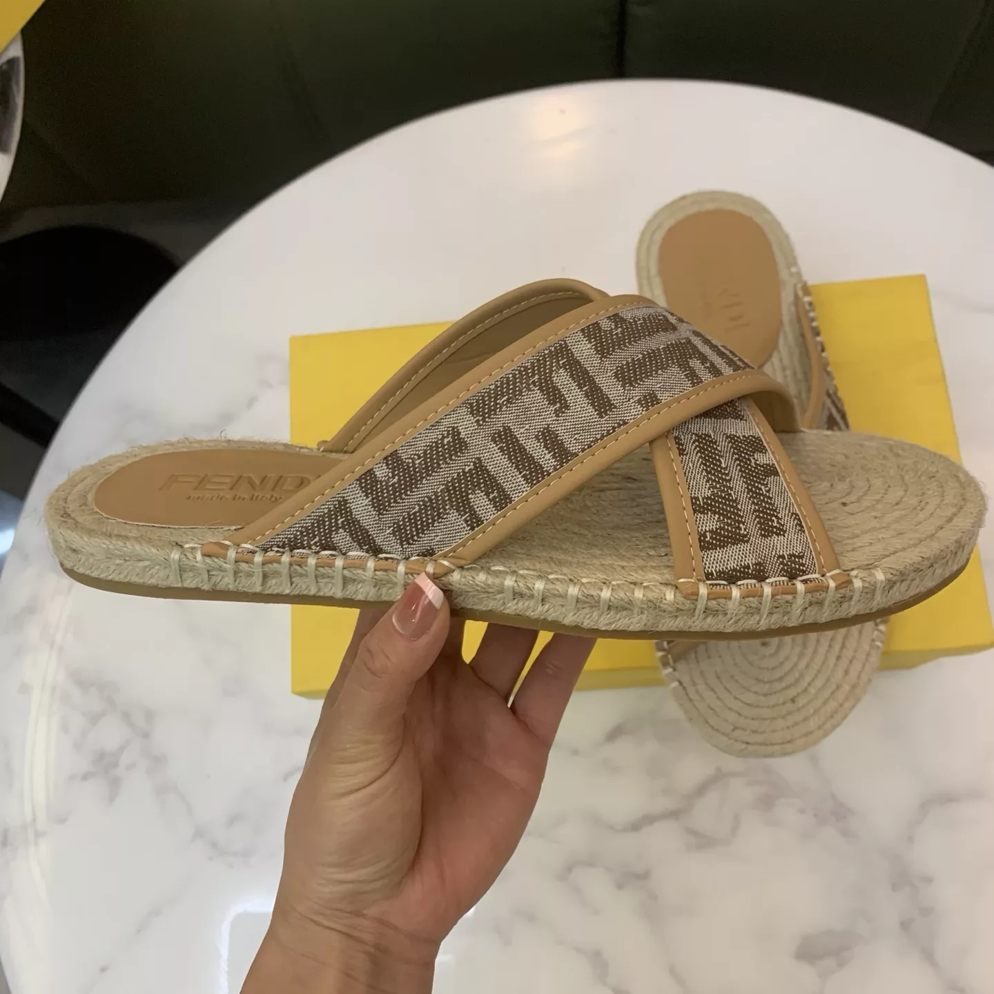Fendi Slippers For Men NewStyle 3392