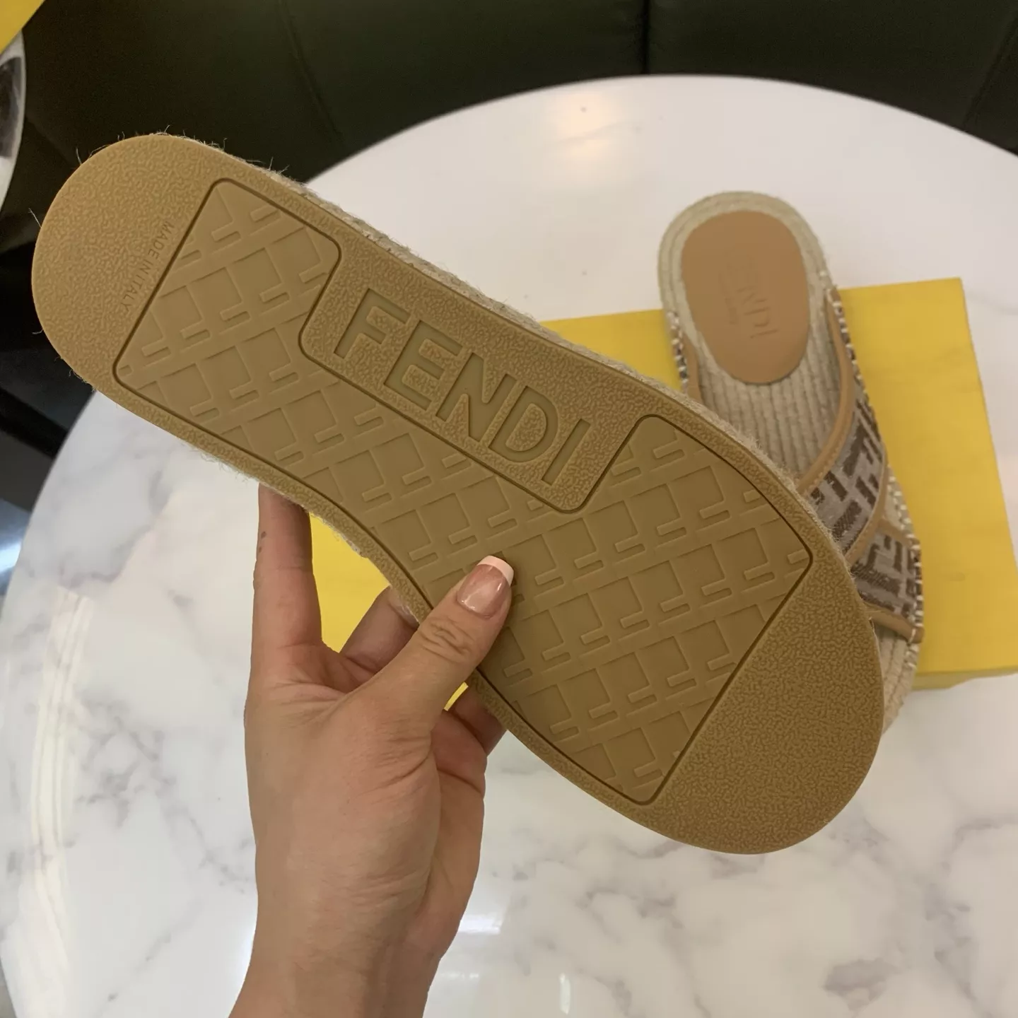 Fendi Slippers For Men NewStyle 3392