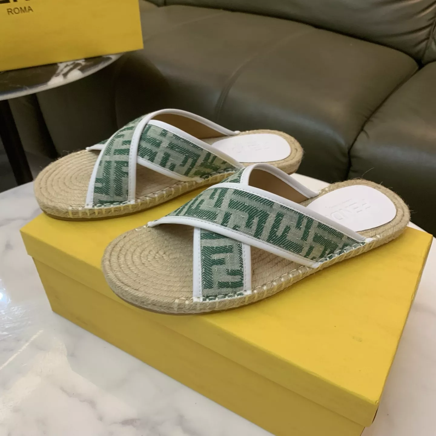 Fendi Slippers For Men Practical 8763