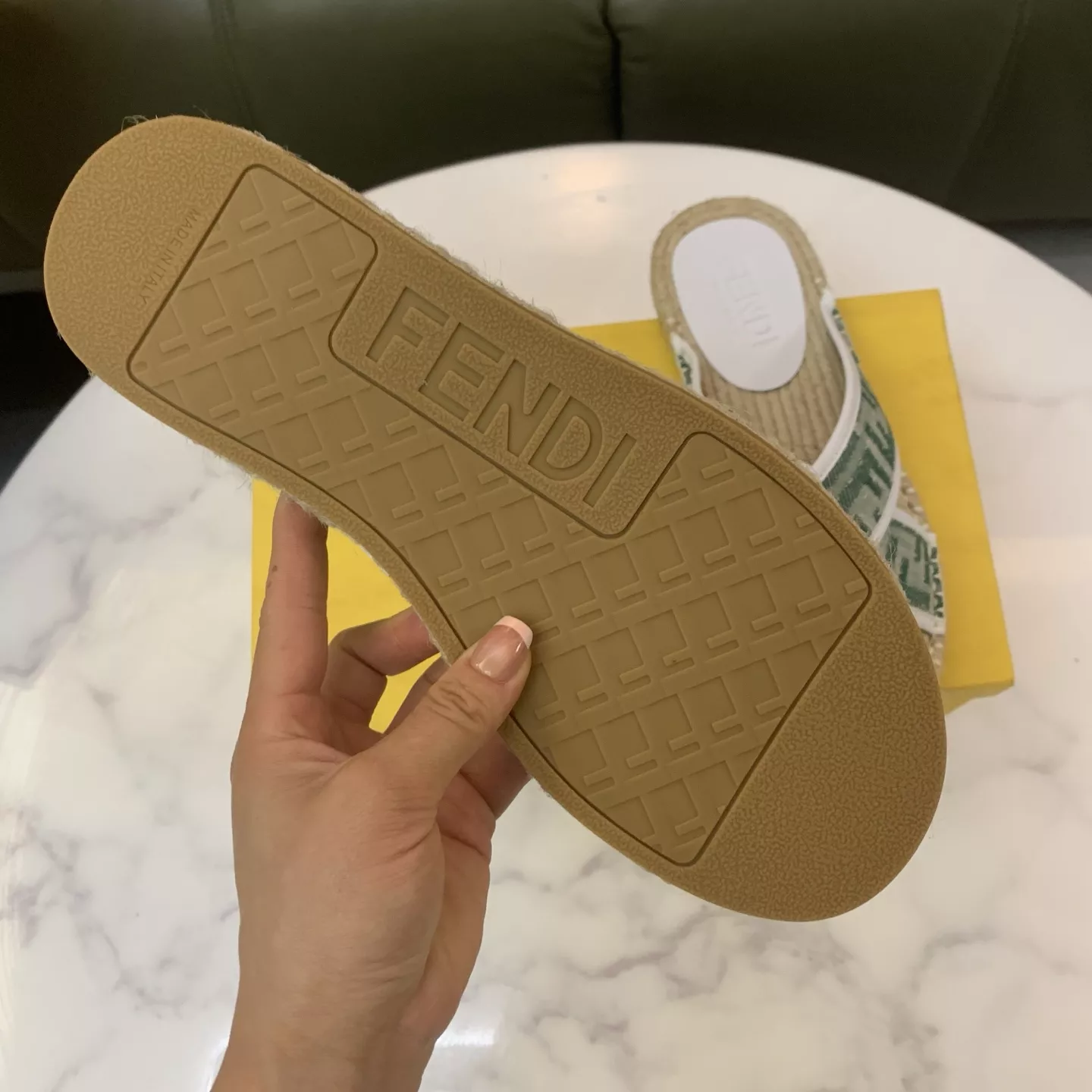 Fendi Slippers For Men Practical 8763