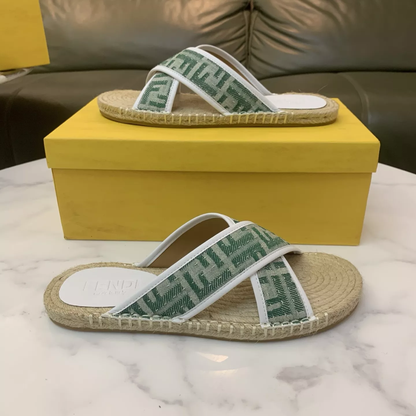 Fendi Slippers For Men Practical 8763