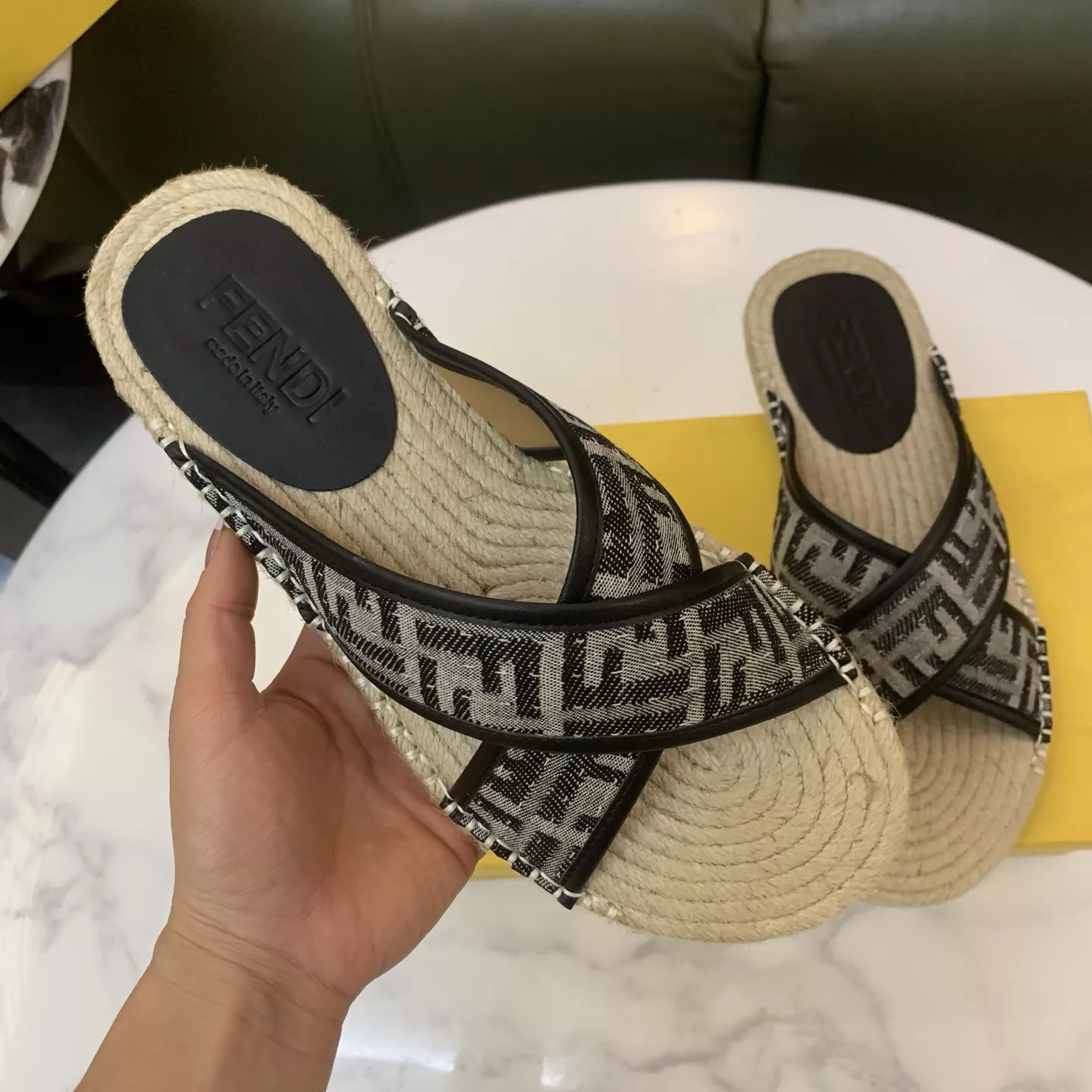 Fendi Slippers For Men Practical 9373