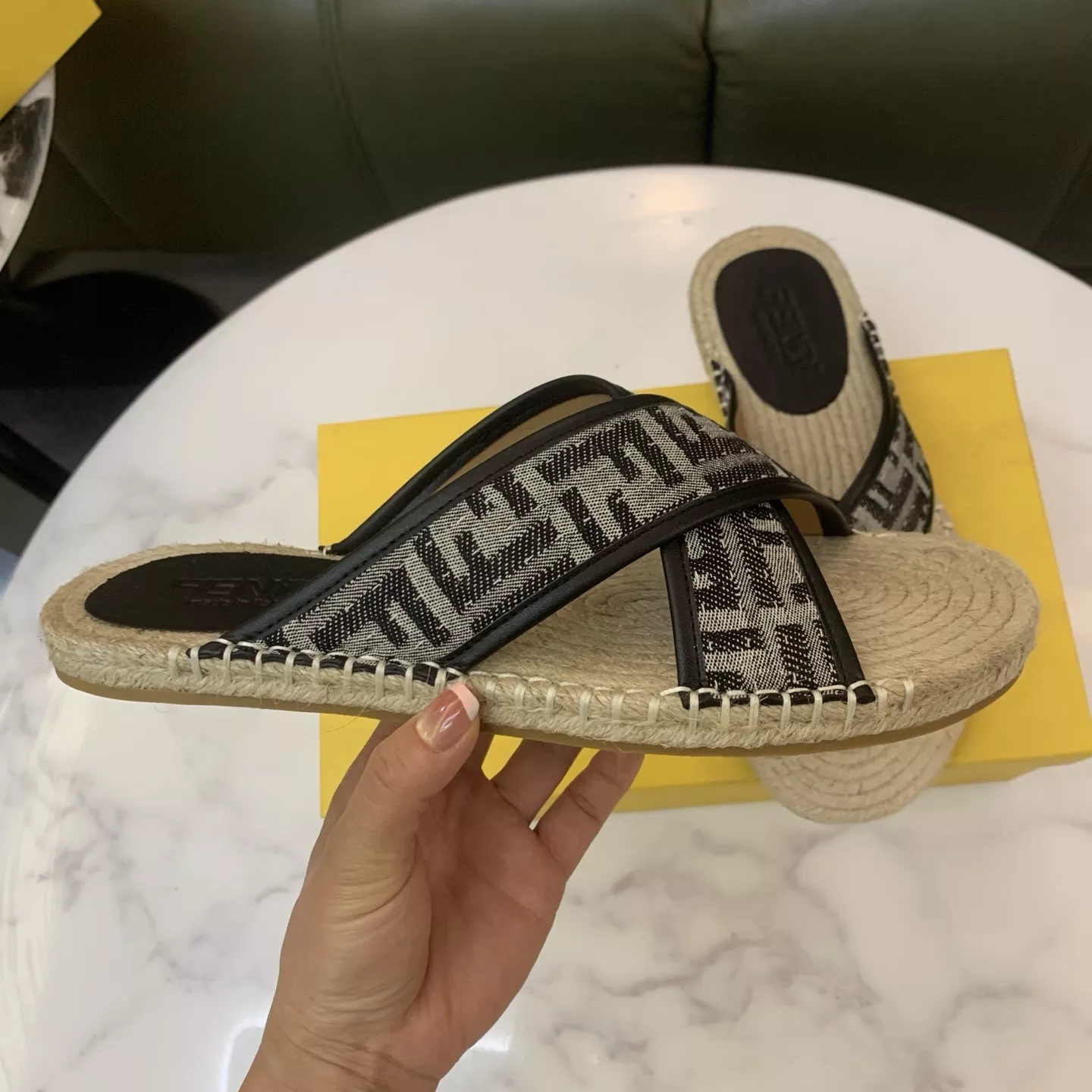 Fendi Slippers For Men Practical 9373
