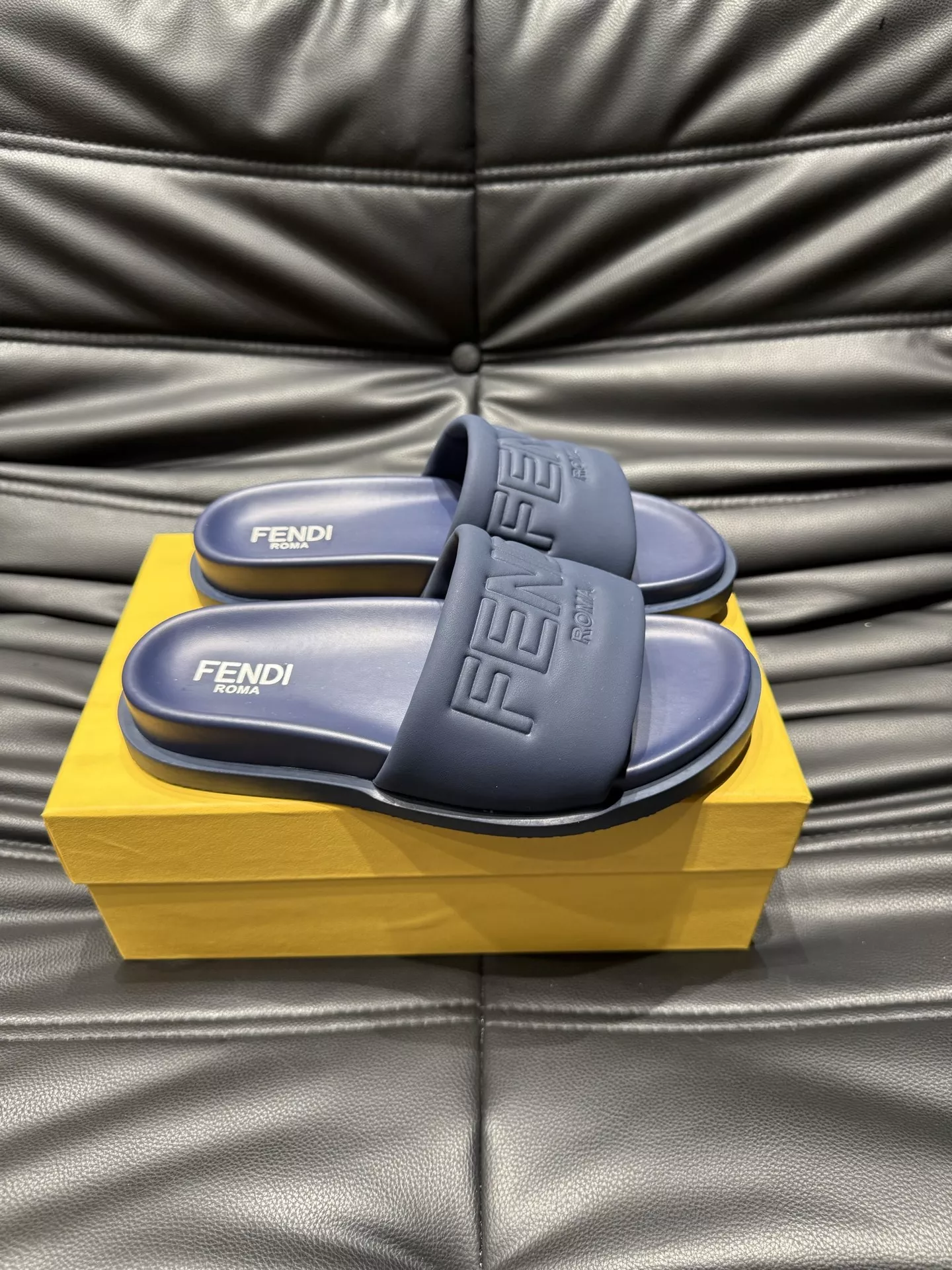 Fendi Slippers For Men Refined 7481