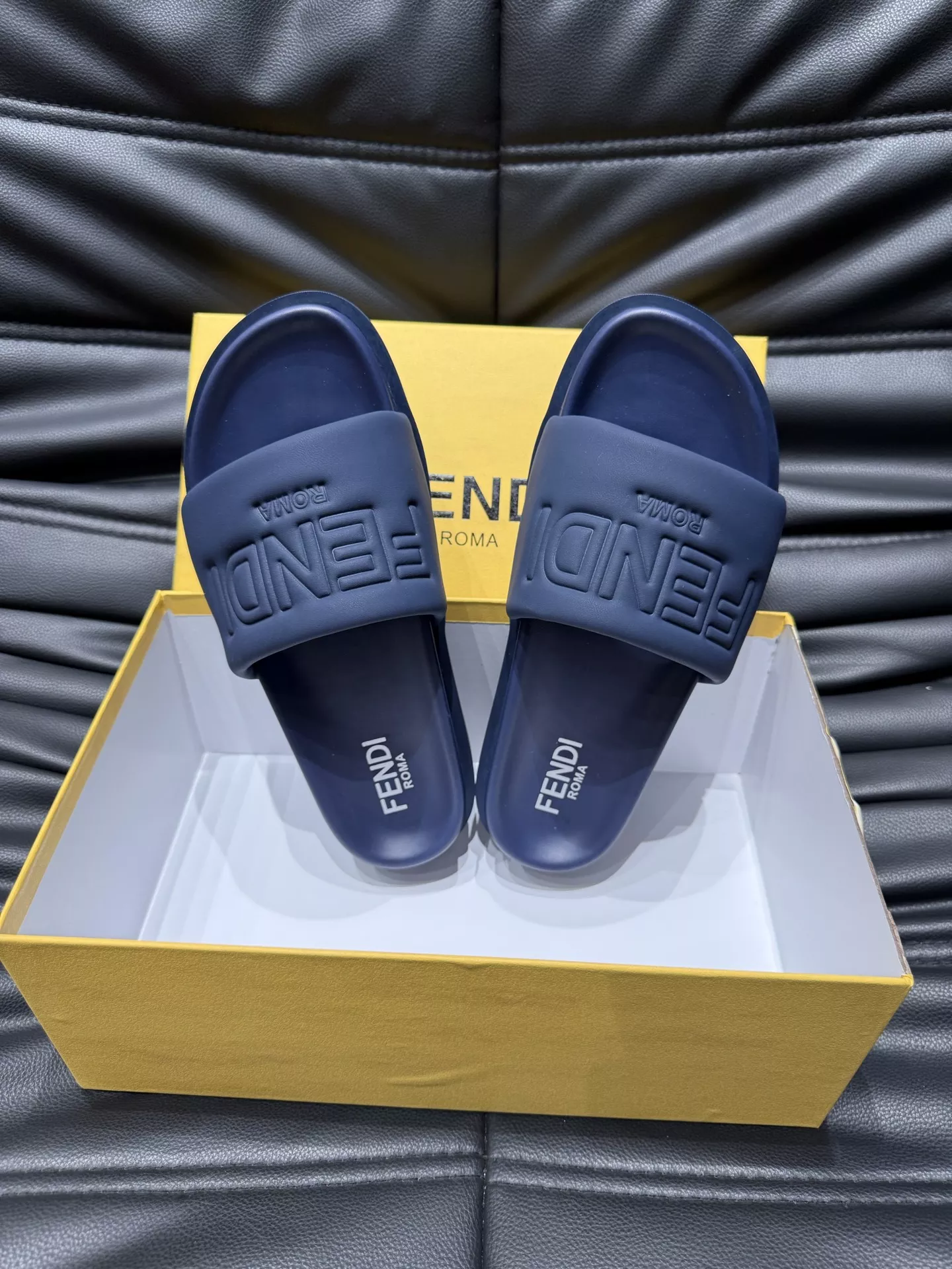 Fendi Slippers For Men Refined 7481