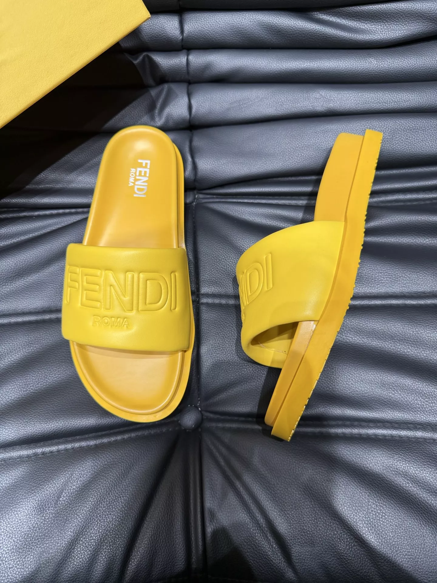 Fendi Slippers For Men Soft 6372