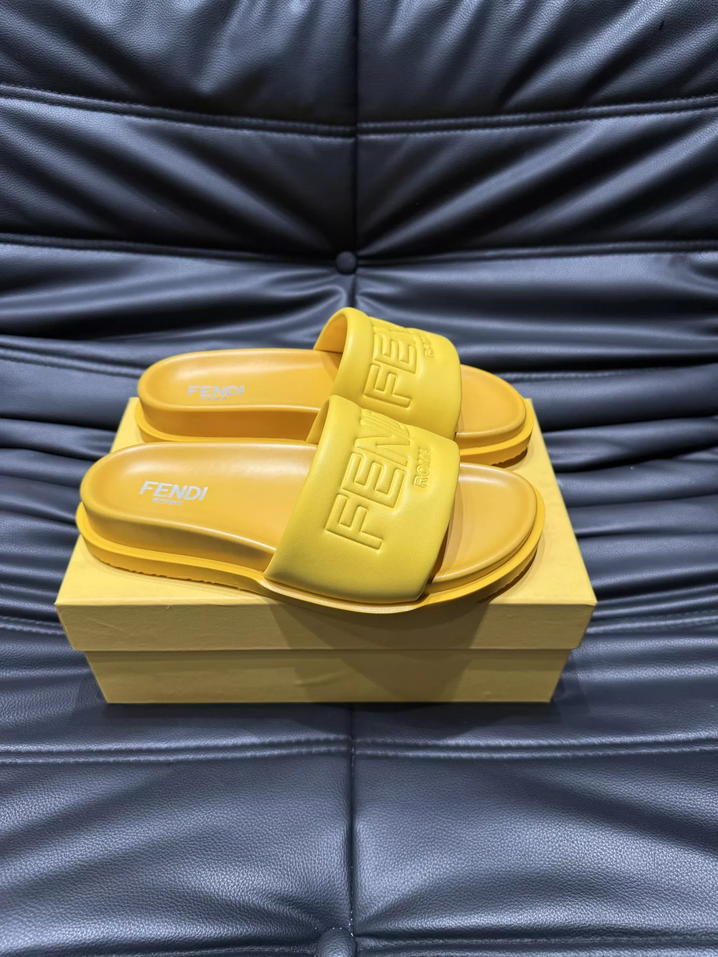 Fendi Slippers For Men Soft 6372