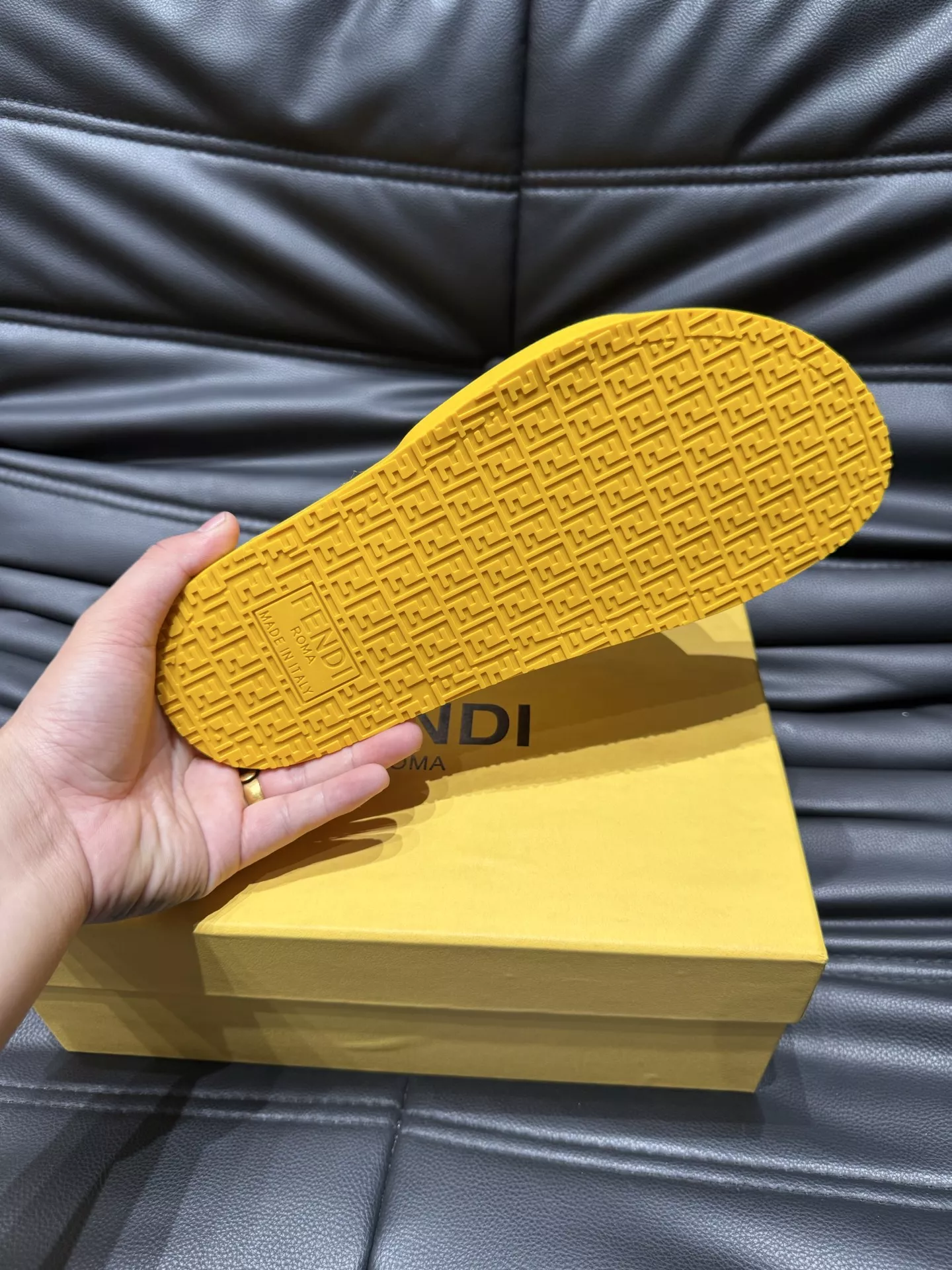 Fendi Slippers For Men Soft 6372