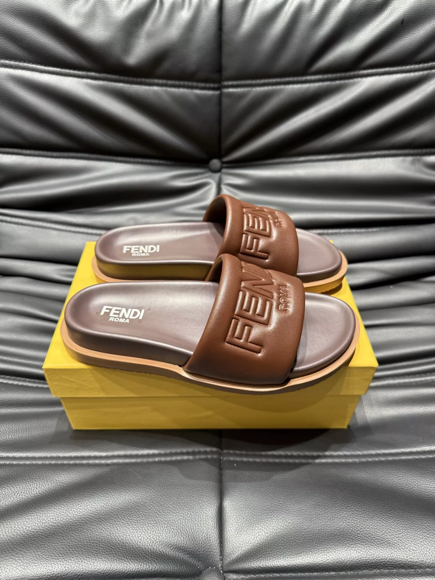 Fendi Slippers For Men Soft 6882