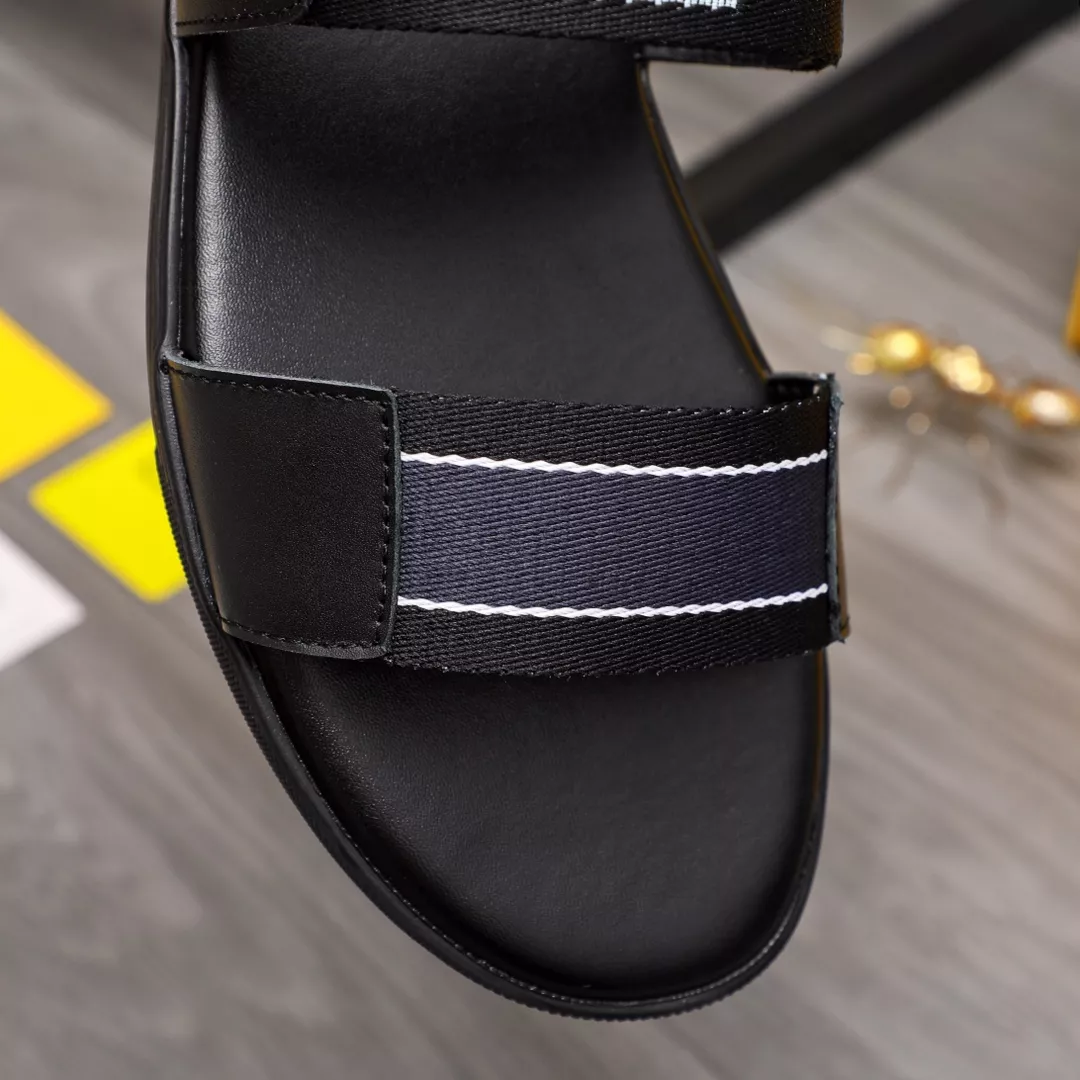 Fendi Slippers For Men Sophisticated 8616